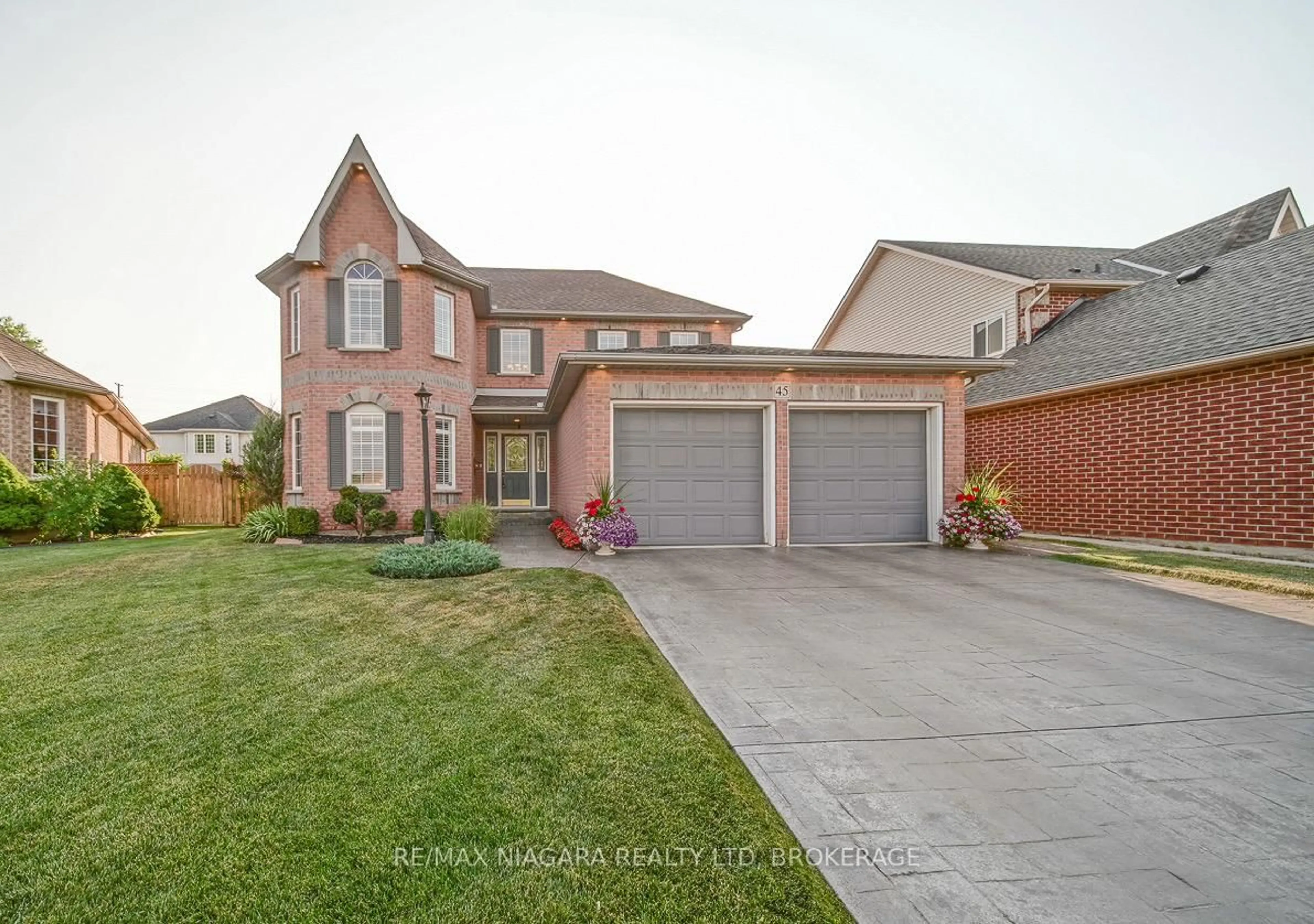 Home with brick exterior material, street for 45 Goodman Cres, St. Catharines Ontario L2S 3Z5