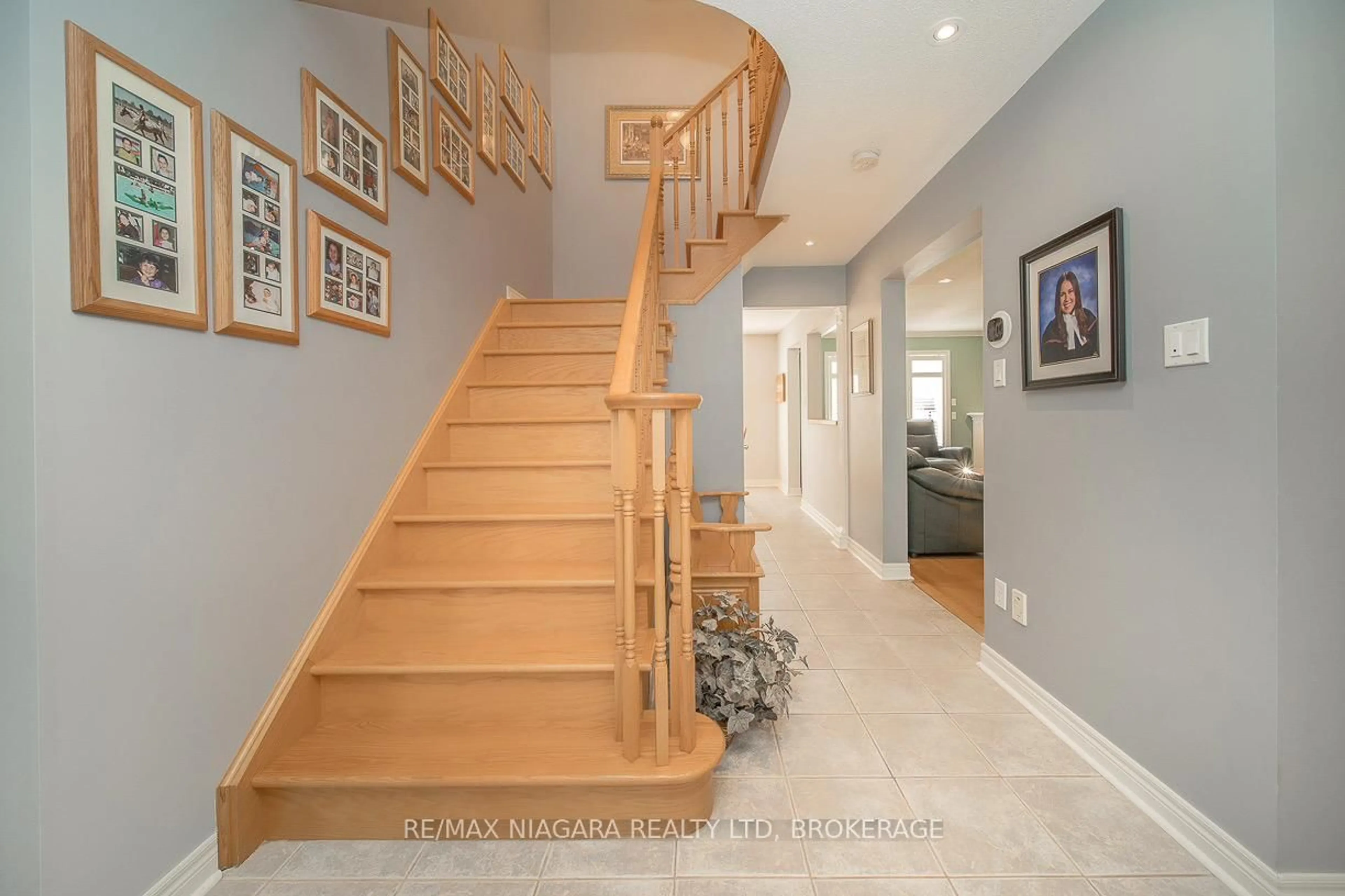 Stairs for 45 Goodman Cres, St. Catharines Ontario L2S 3Z5