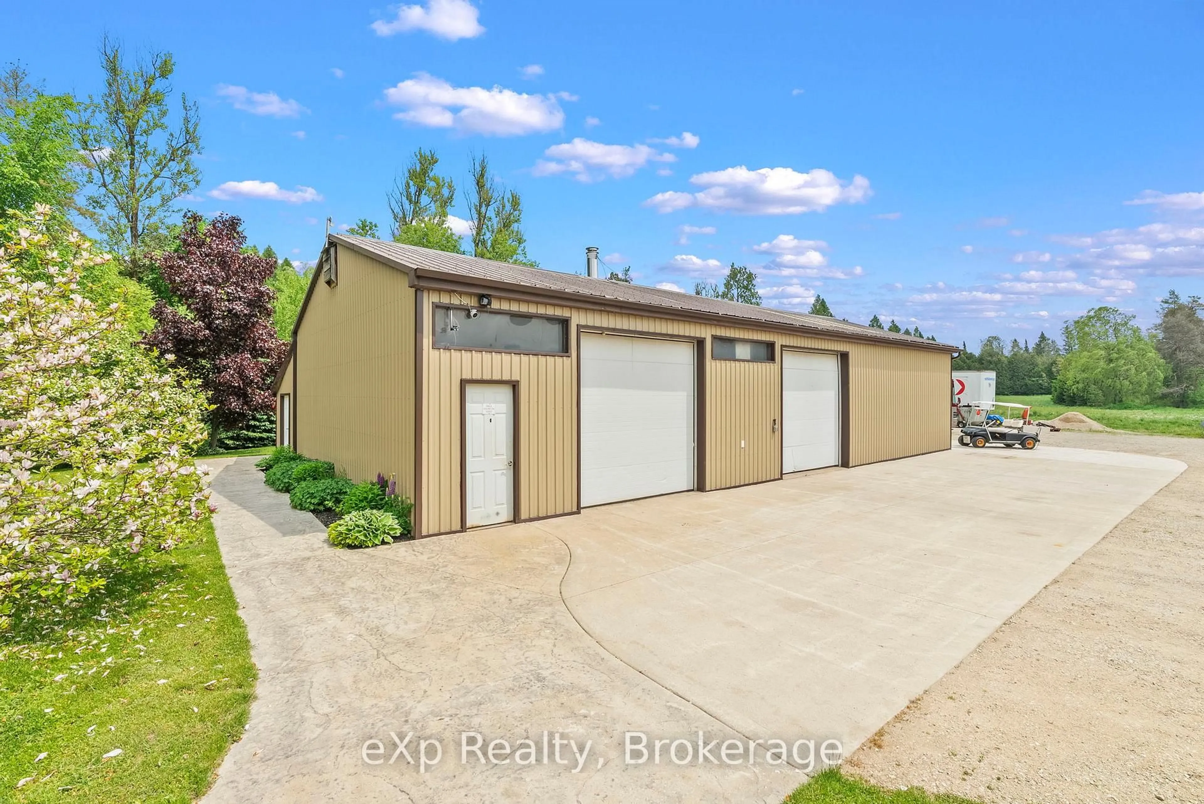 Indoor garage for 314839 HIGHWAY 6, West Grey Ontario N0G 1R0