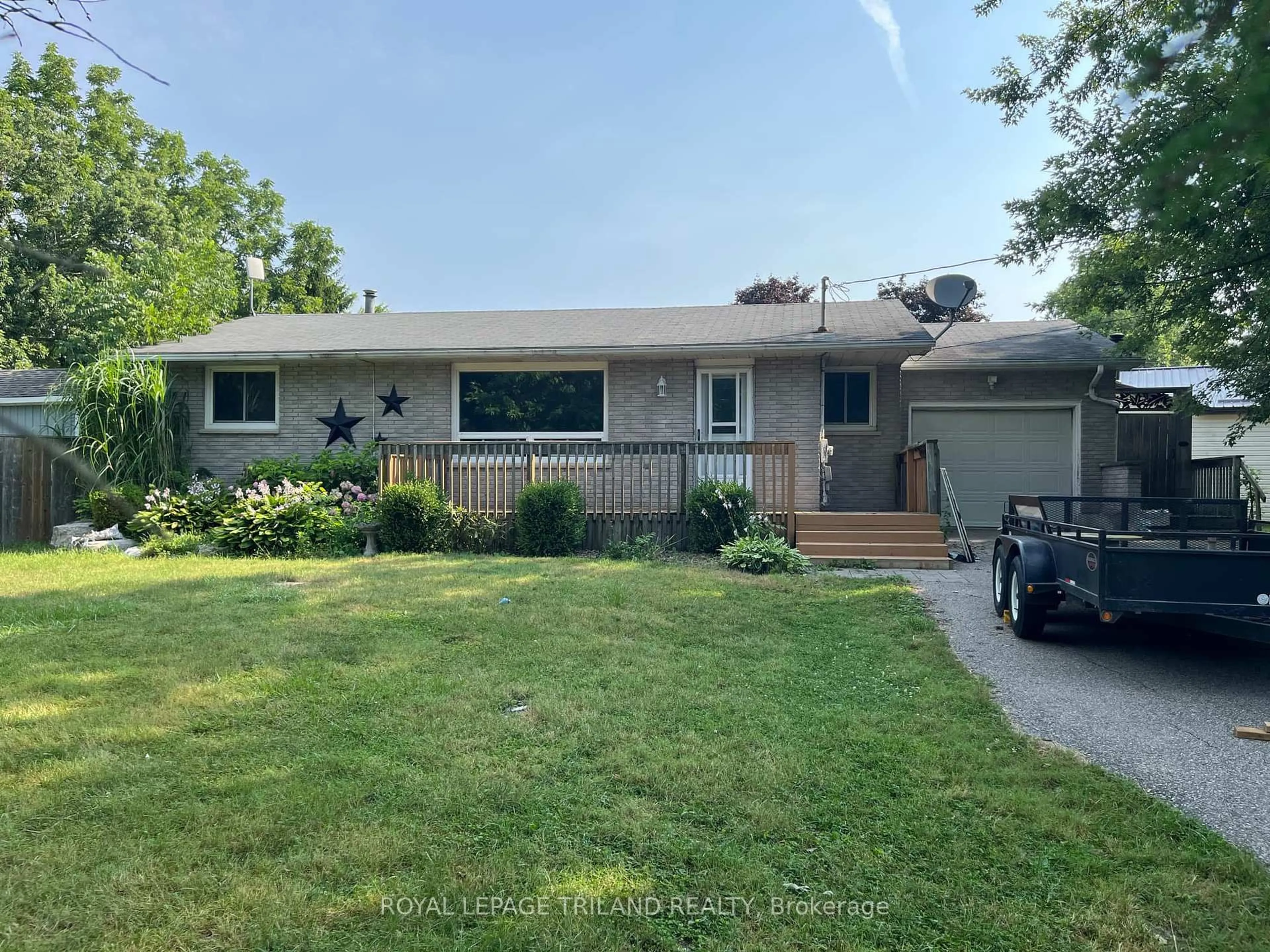 A pic from outside/outdoor area/front of a property/back of a property/a pic from drone, street for 42606 JOHNATHON St, Central Elgin Ontario N0L 2L0