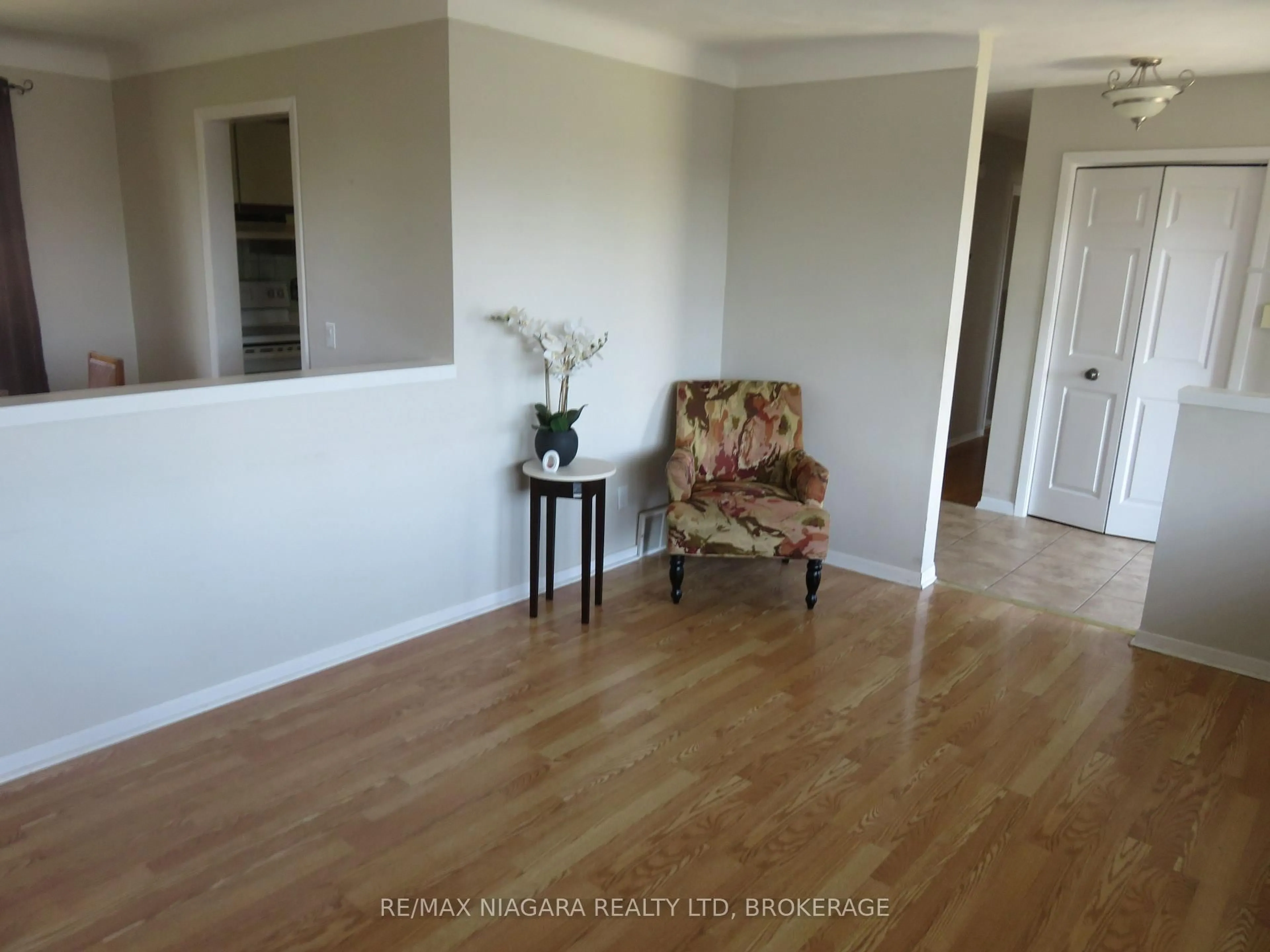 A pic of a room for 41 Madison St, Fort Erie Ontario L2A 3Z7