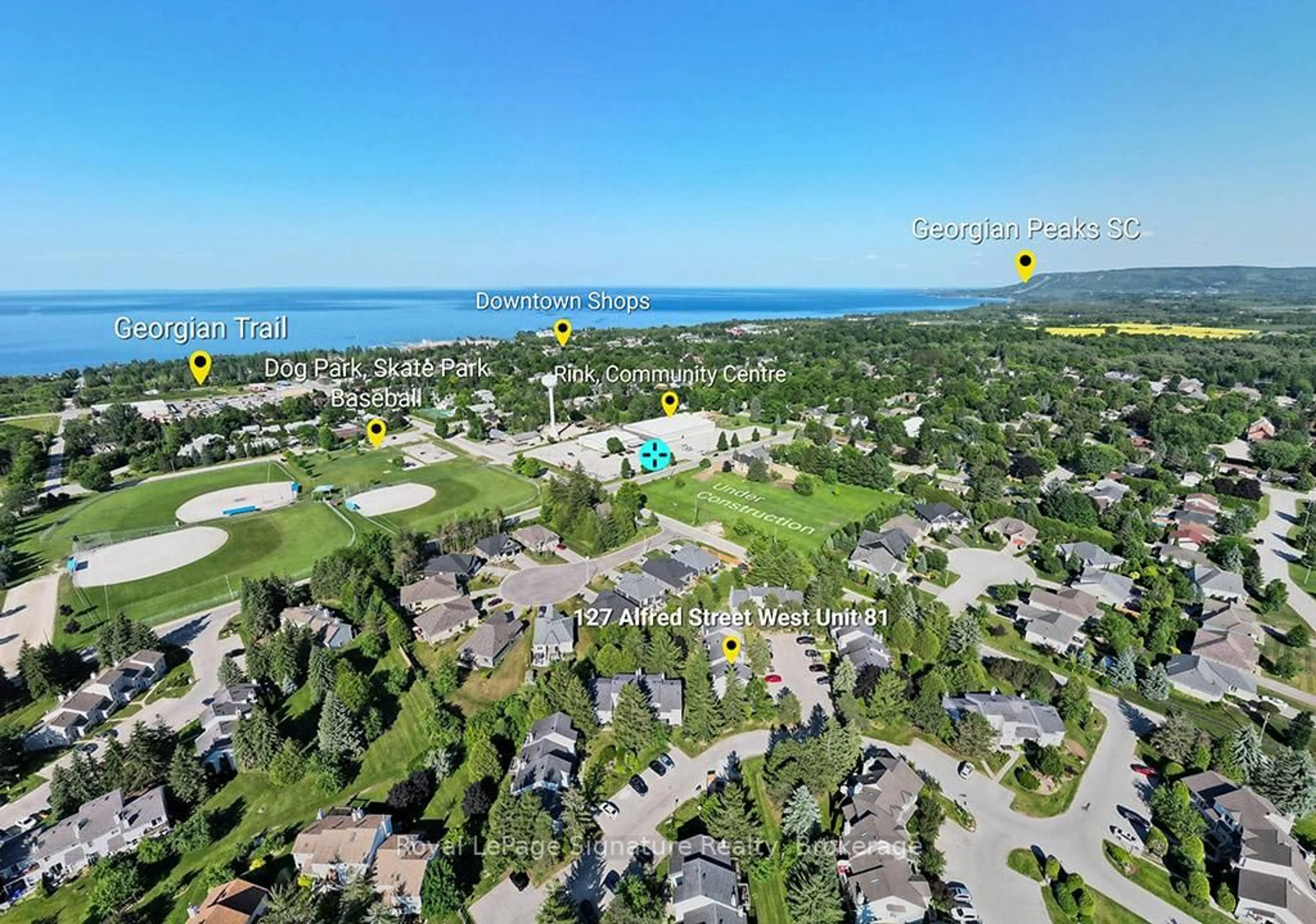 A pic from outside/outdoor area/front of a property/back of a property/a pic from drone, water/lake/river/ocean view for 127 ALFRED St #81, Blue Mountains Ontario N0H 2P0