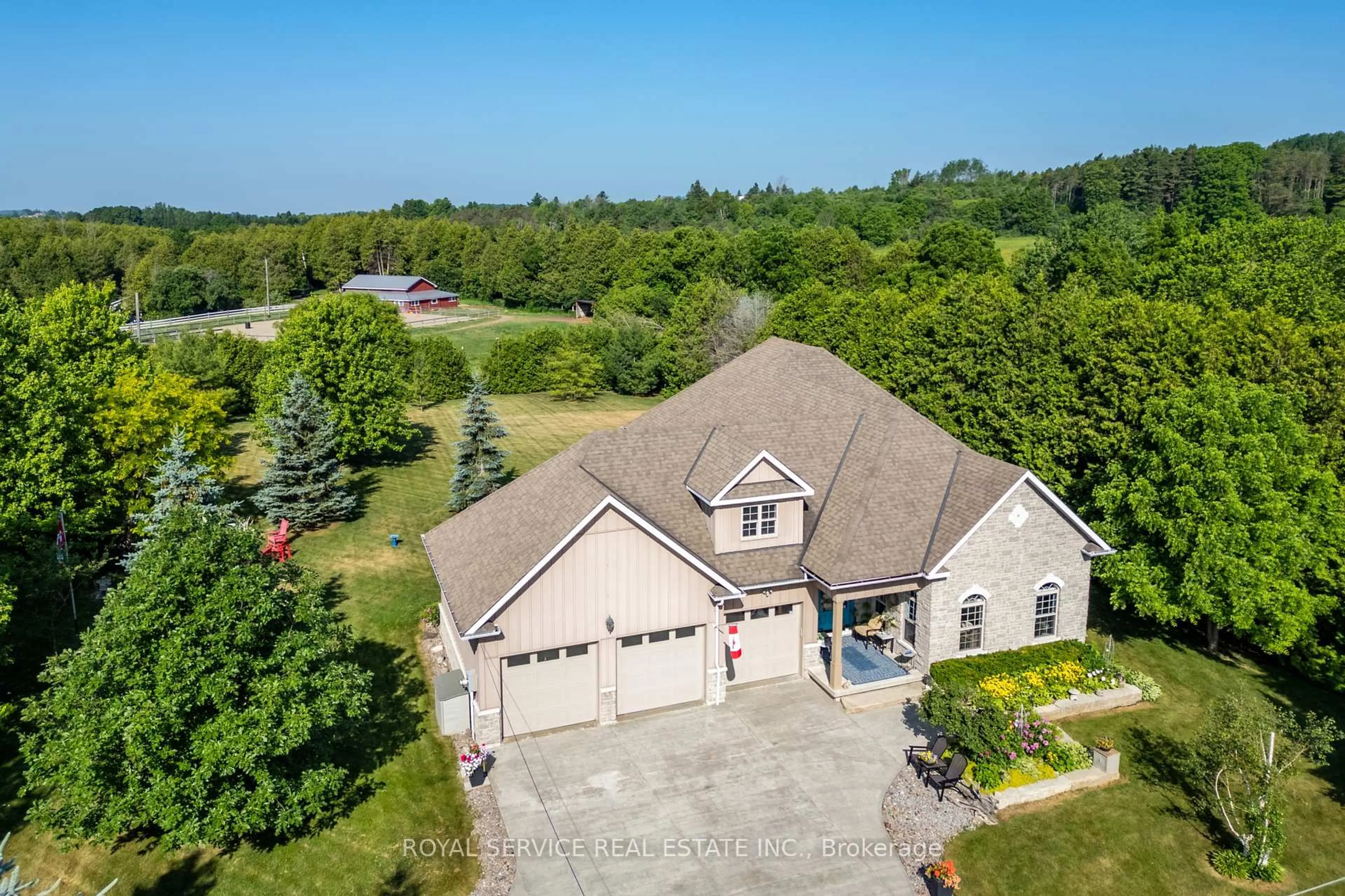 A pic from outside/outdoor area/front of a property/back of a property/a pic from drone, unknown for 2932 Cornish Hollow Rd, Hamilton Township Ontario K9A 4J9
