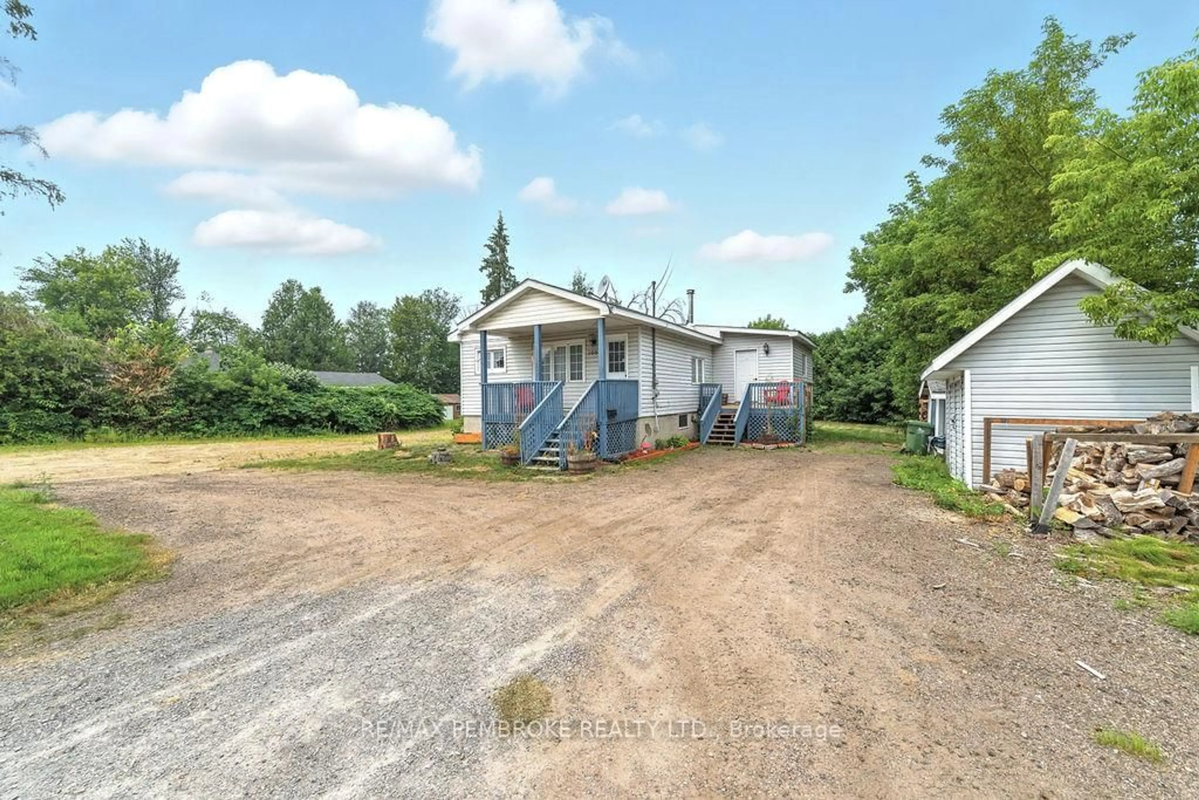 A pic from outside/outdoor area/front of a property/back of a property/a pic from drone, unknown for 108 Forest Lea Rd, Pembroke Ontario K8A 7B8