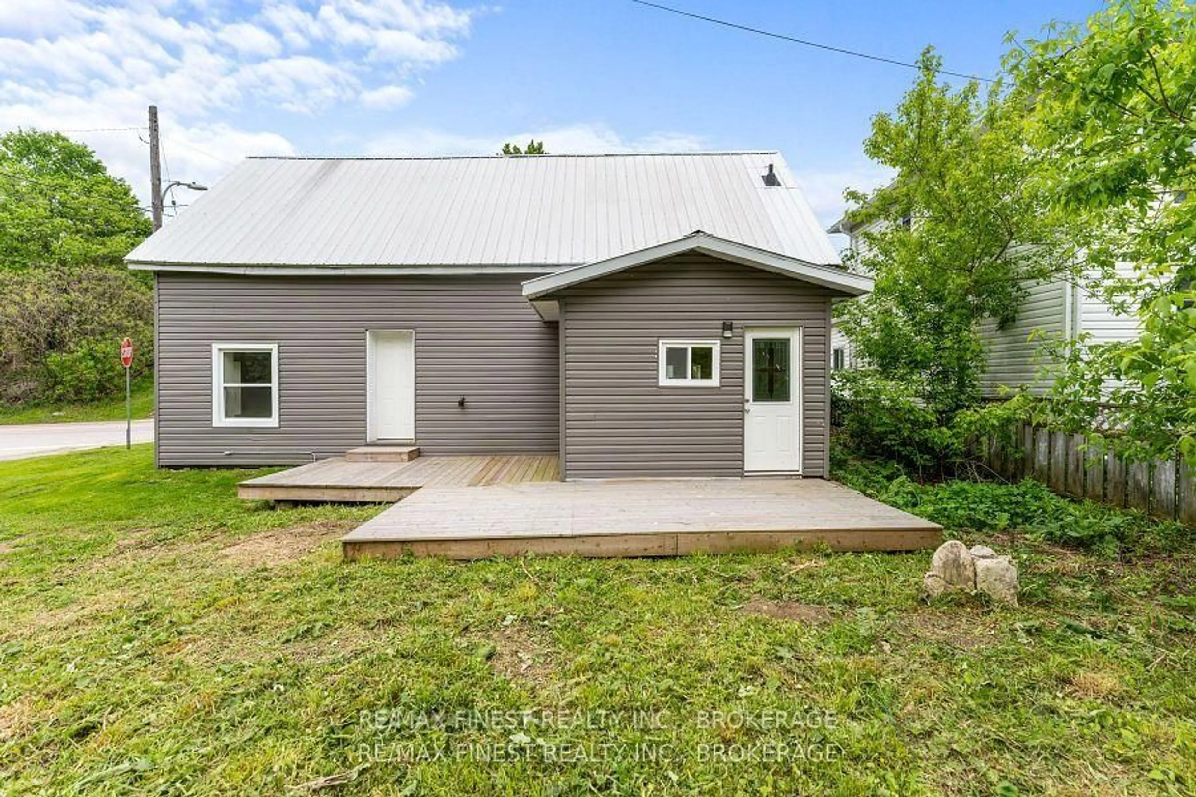 Unknown for 3 Mary St, Rideau Lakes Ontario K7S 3G7