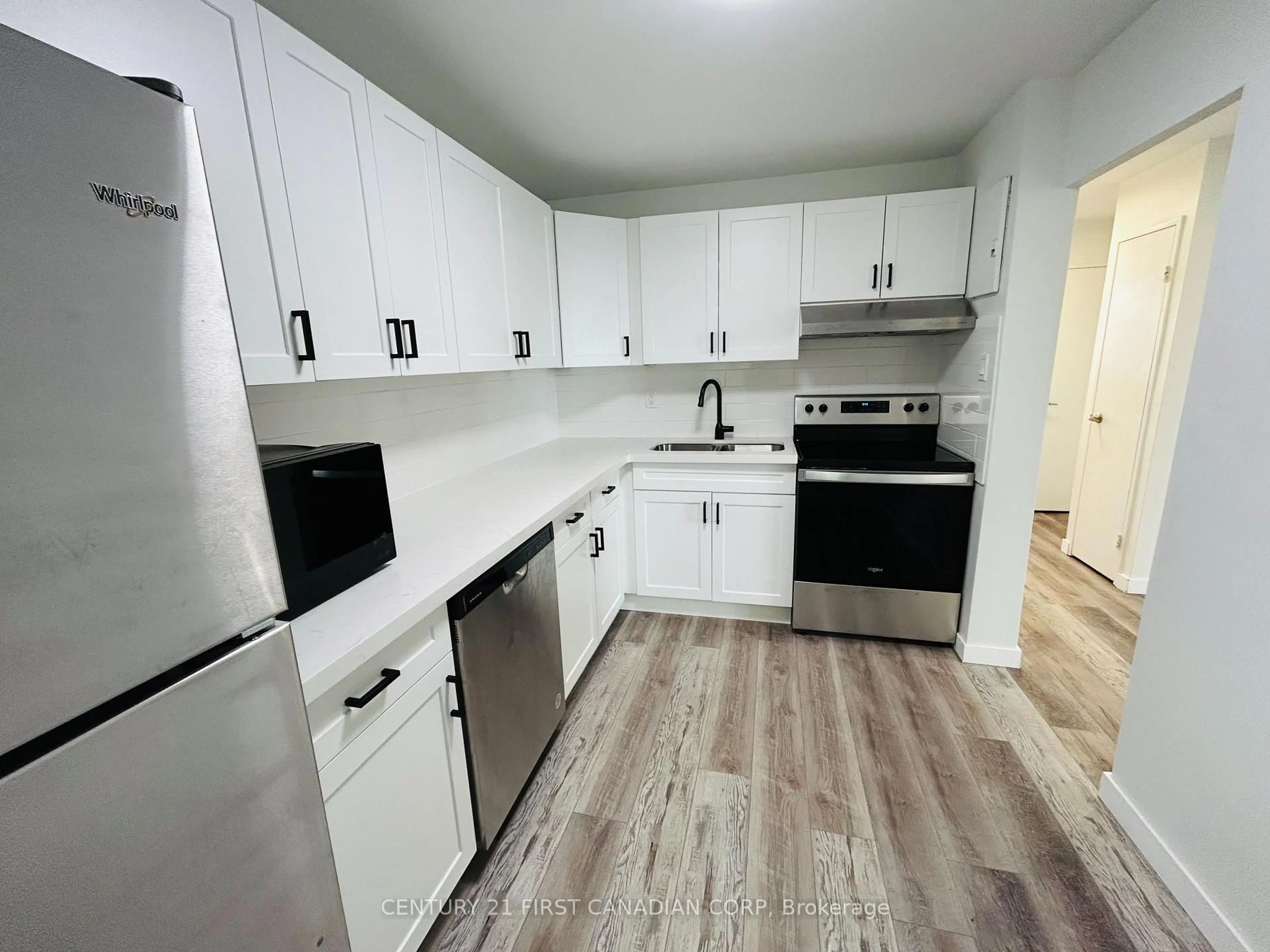 Standard kitchen, unknown for 573 Mornington Ave #802, London East Ontario N5Y 4T9
