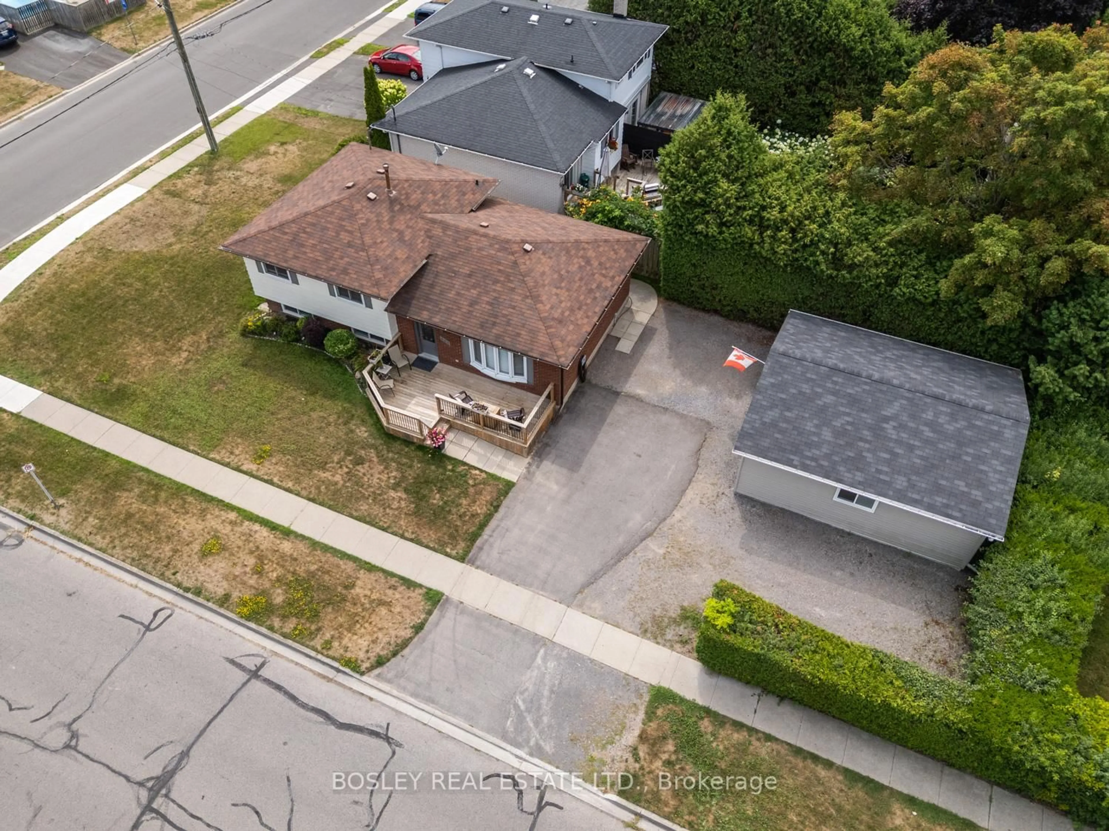 A pic from outside/outdoor area/front of a property/back of a property/a pic from drone, street for 483 Ewing St, Cobourg Ontario K9A 4N6