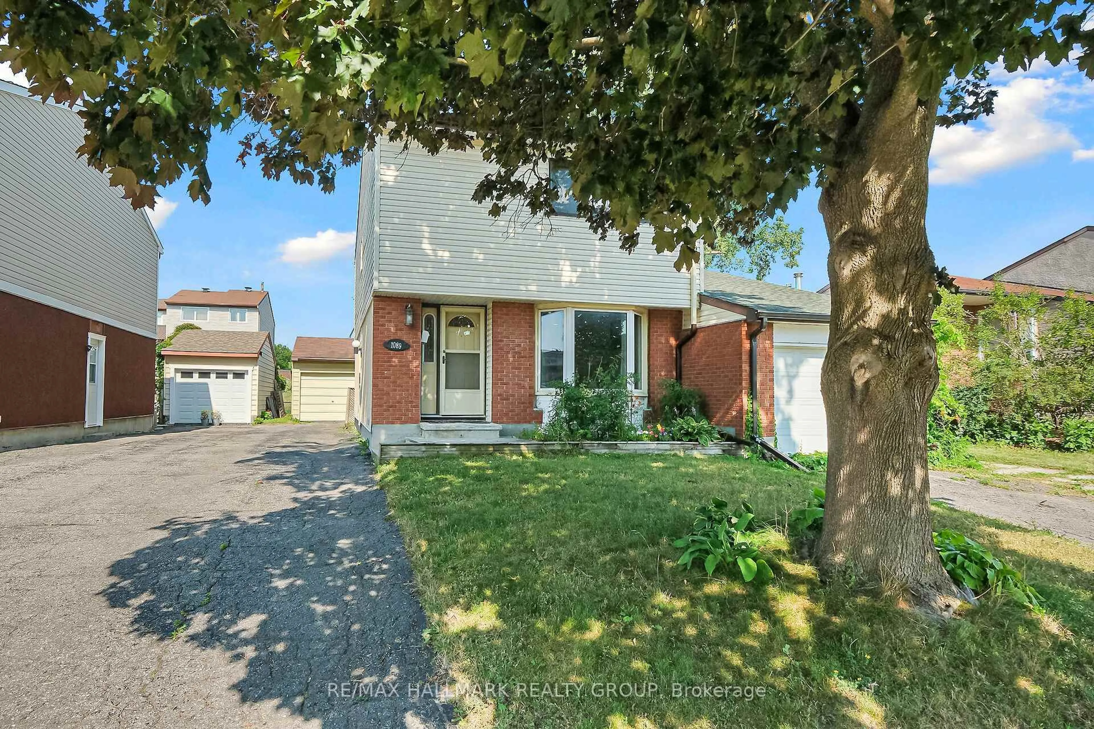 Unknown for 1089 Barwell Ave, Ottawa Ontario K2B 8H4