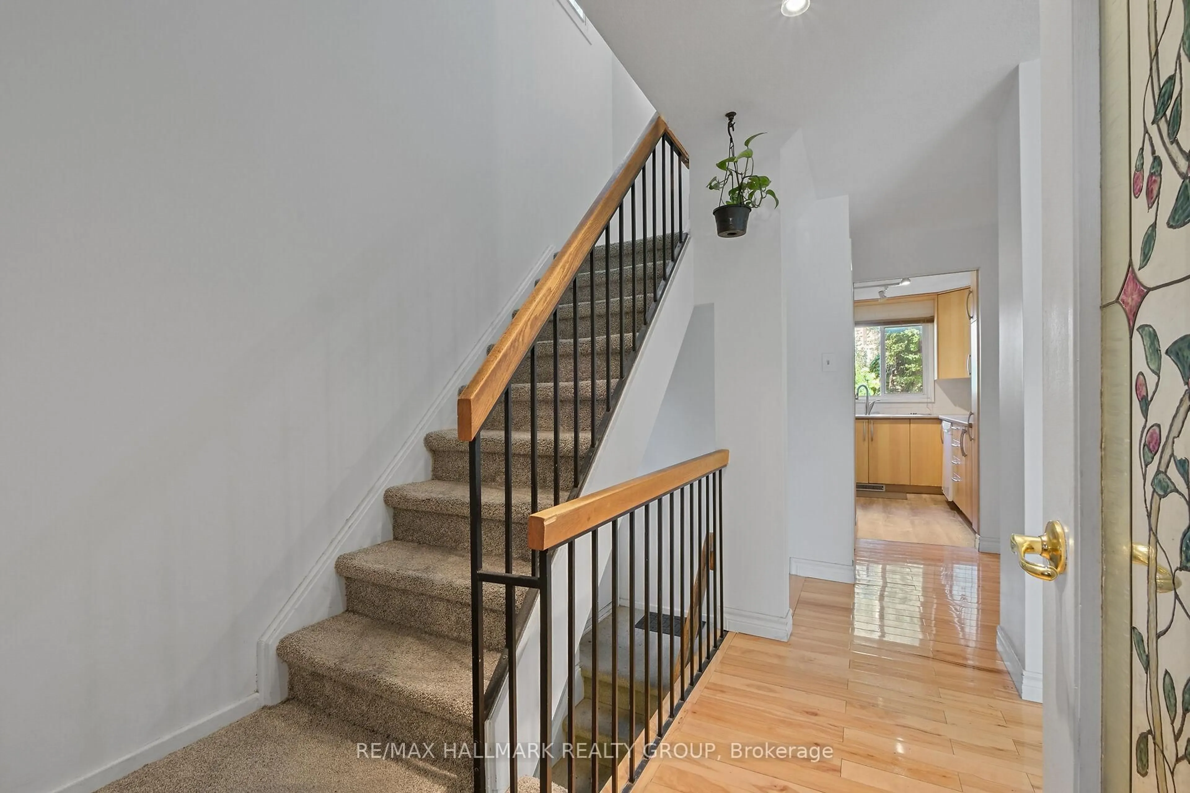 Stairs for 1089 Barwell Ave, Ottawa Ontario K2B 8H4