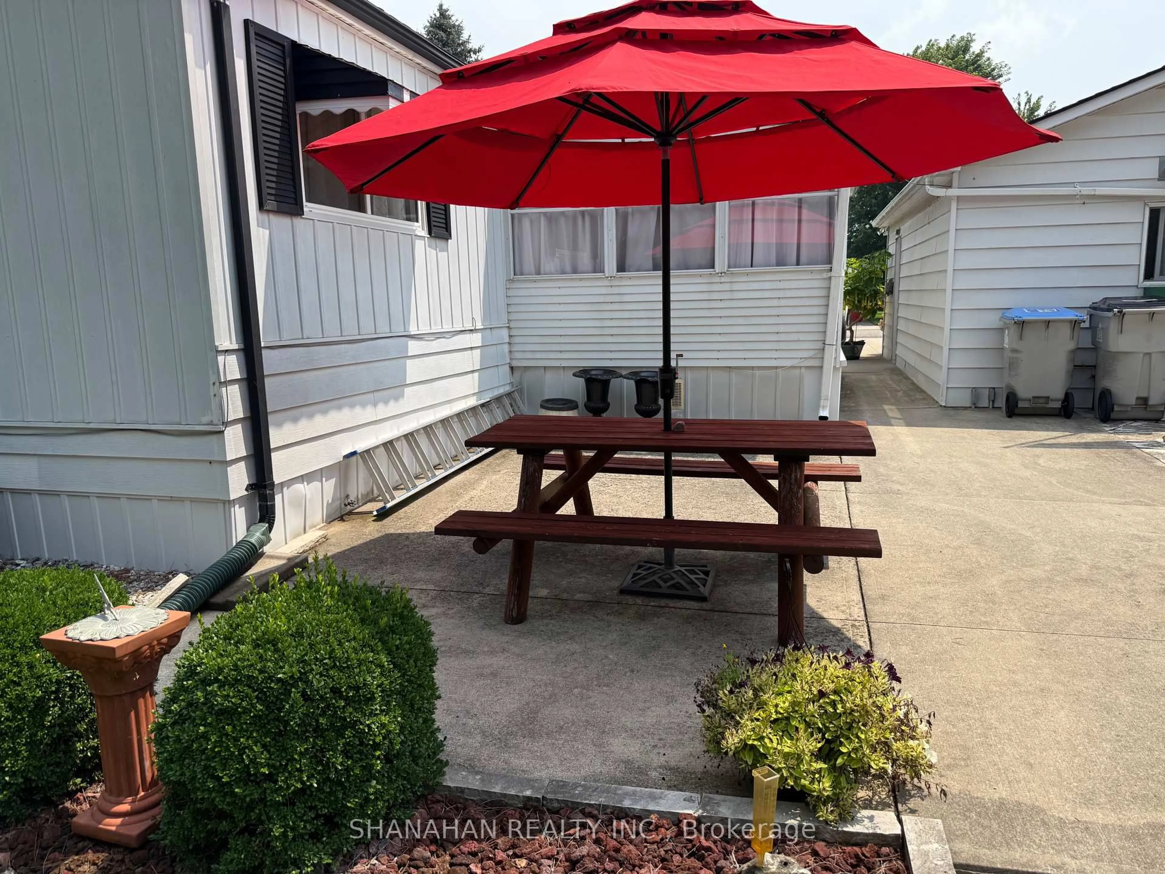 Patio, street for 3 Miller St, Strathroy-Caradoc Ontario N7G 1A5