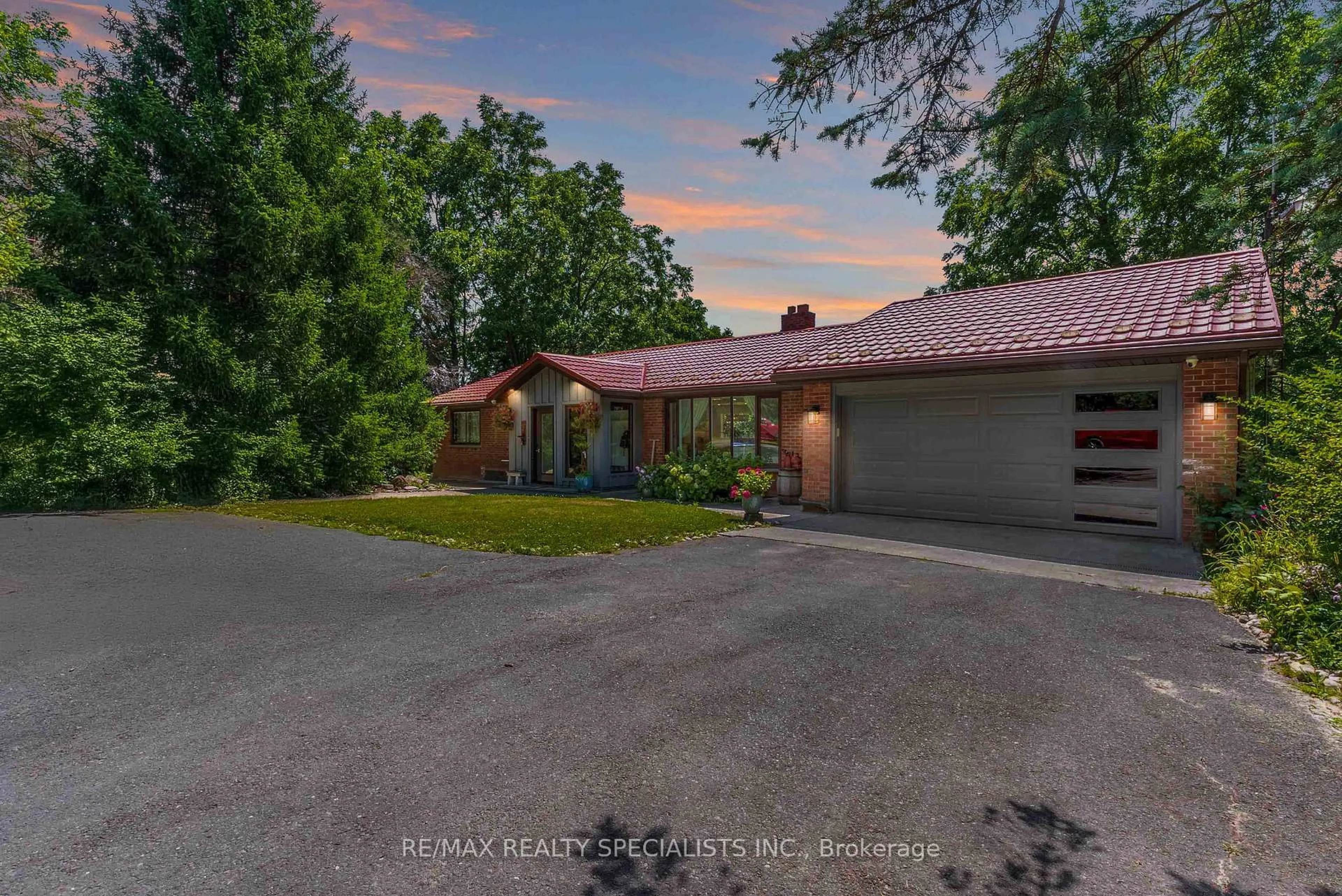 A pic from outside/outdoor area/front of a property/back of a property/a pic from drone, street for 111104 11th Line, East Garafraxa Ontario L9W 7A4