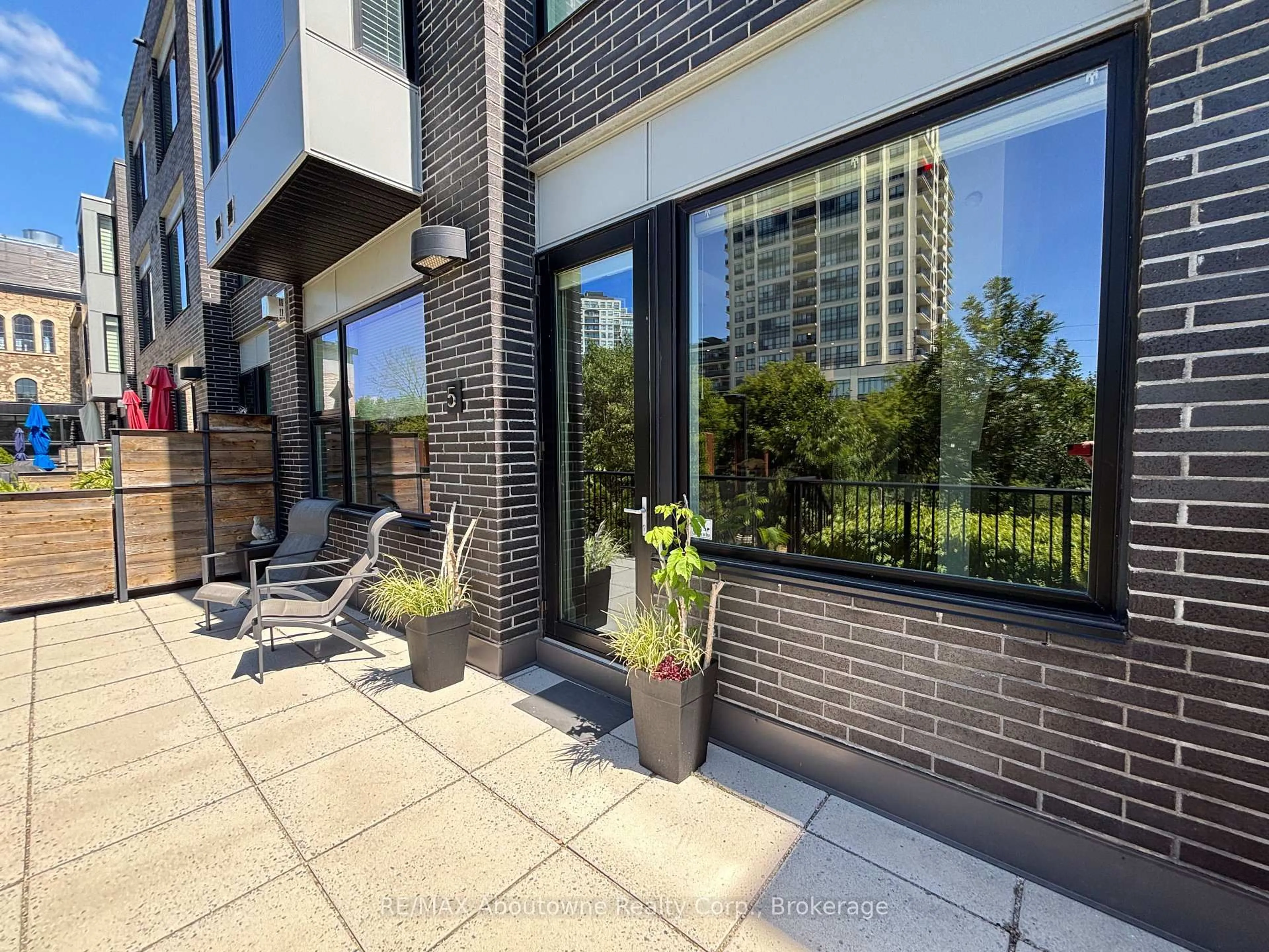 Patio, unknown for 53 Arthur St #RL5, Guelph Ontario N1E 0P5