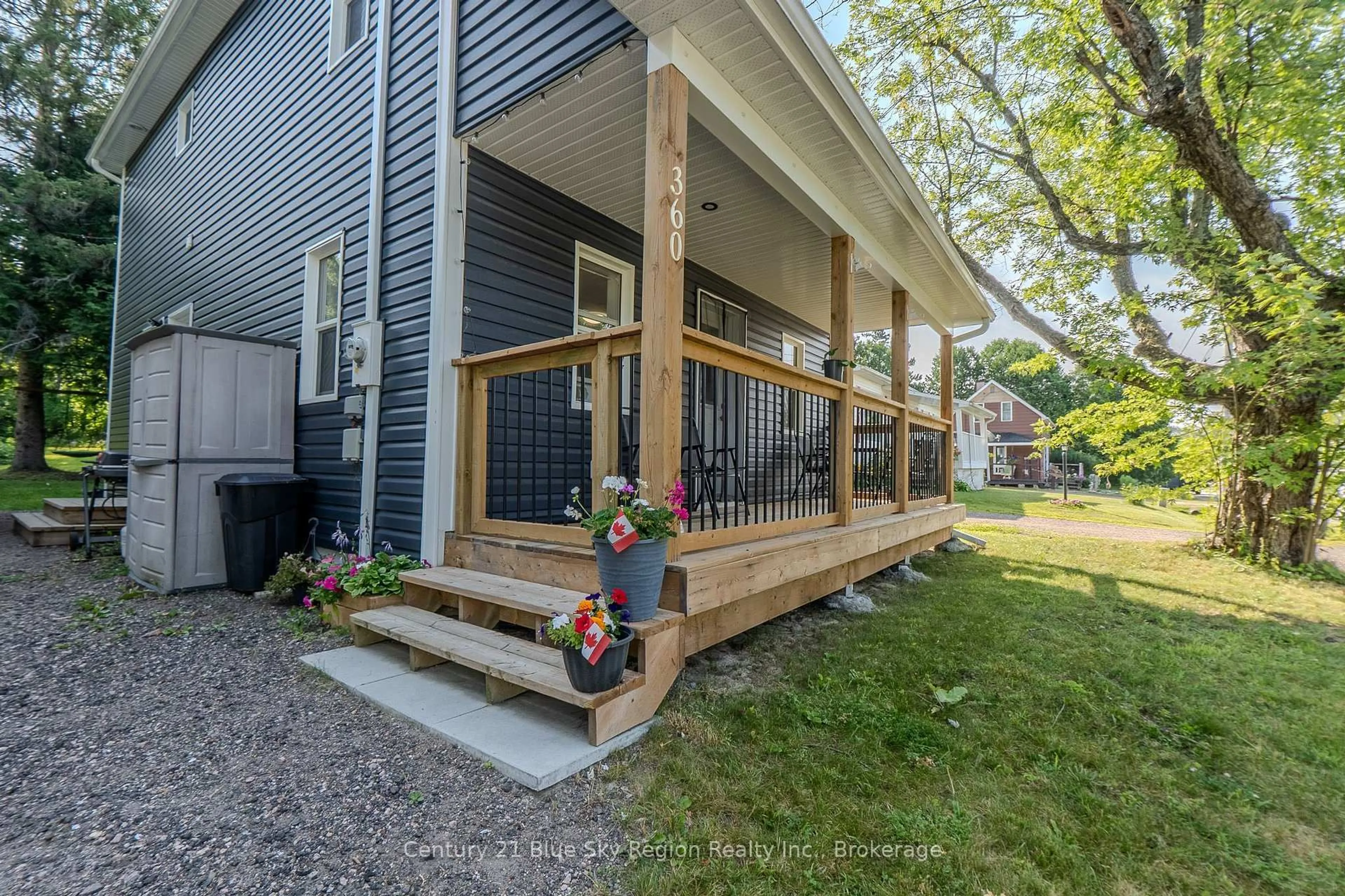 Patio, street for 360 Spetz Ave, Powassan Ontario P0H 1Z0