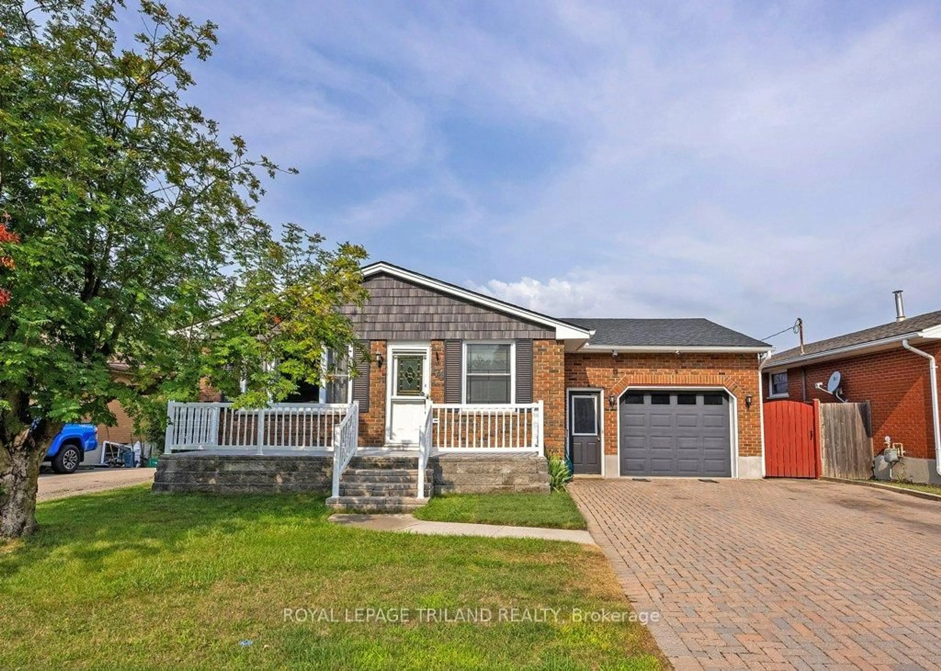 Home with brick exterior material, street for 174 Fairview Ave, St. Thomas Ontario N5R 4Y1