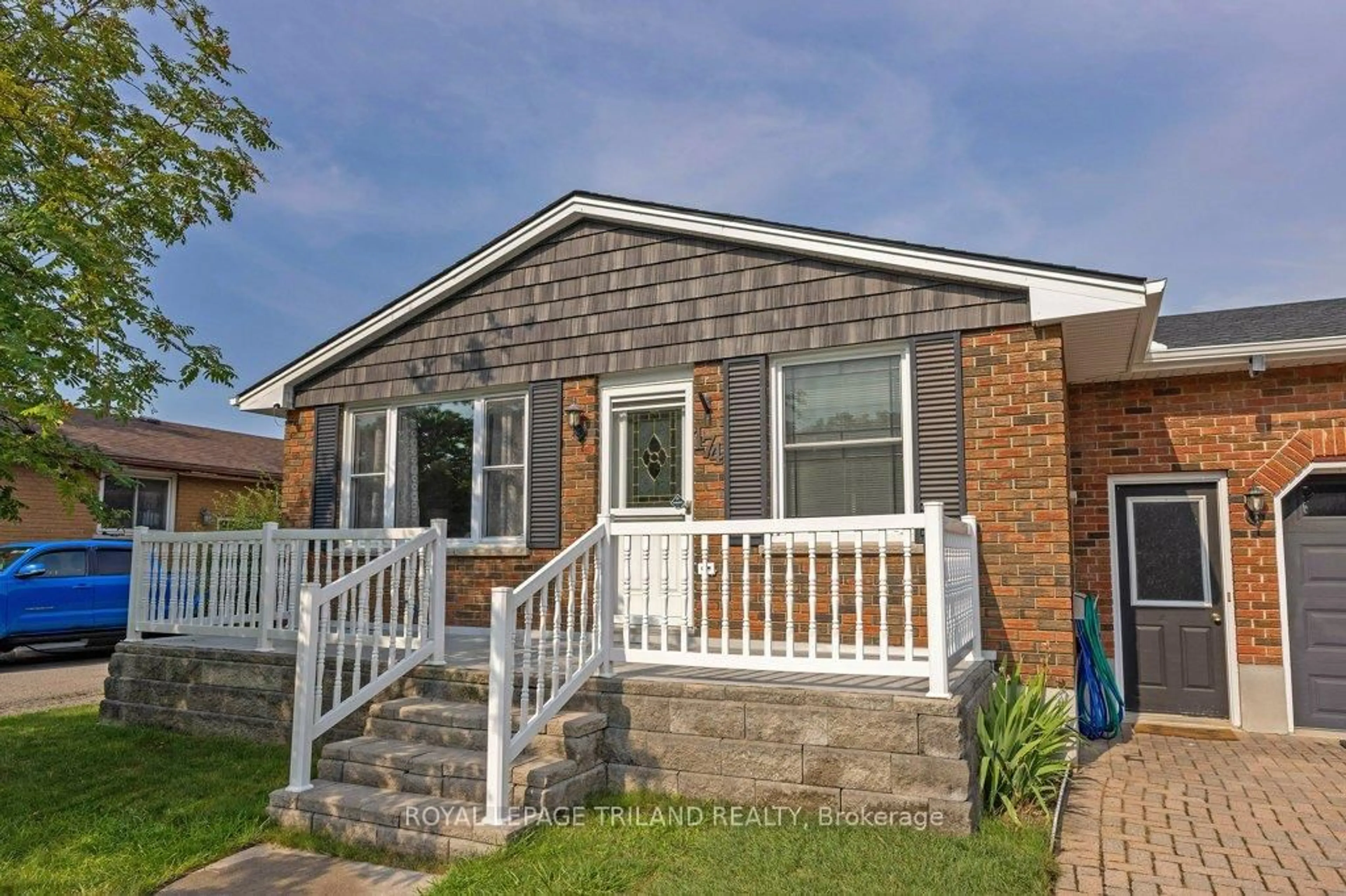 Home with brick exterior material, street for 174 Fairview Ave, St. Thomas Ontario N5R 4Y1