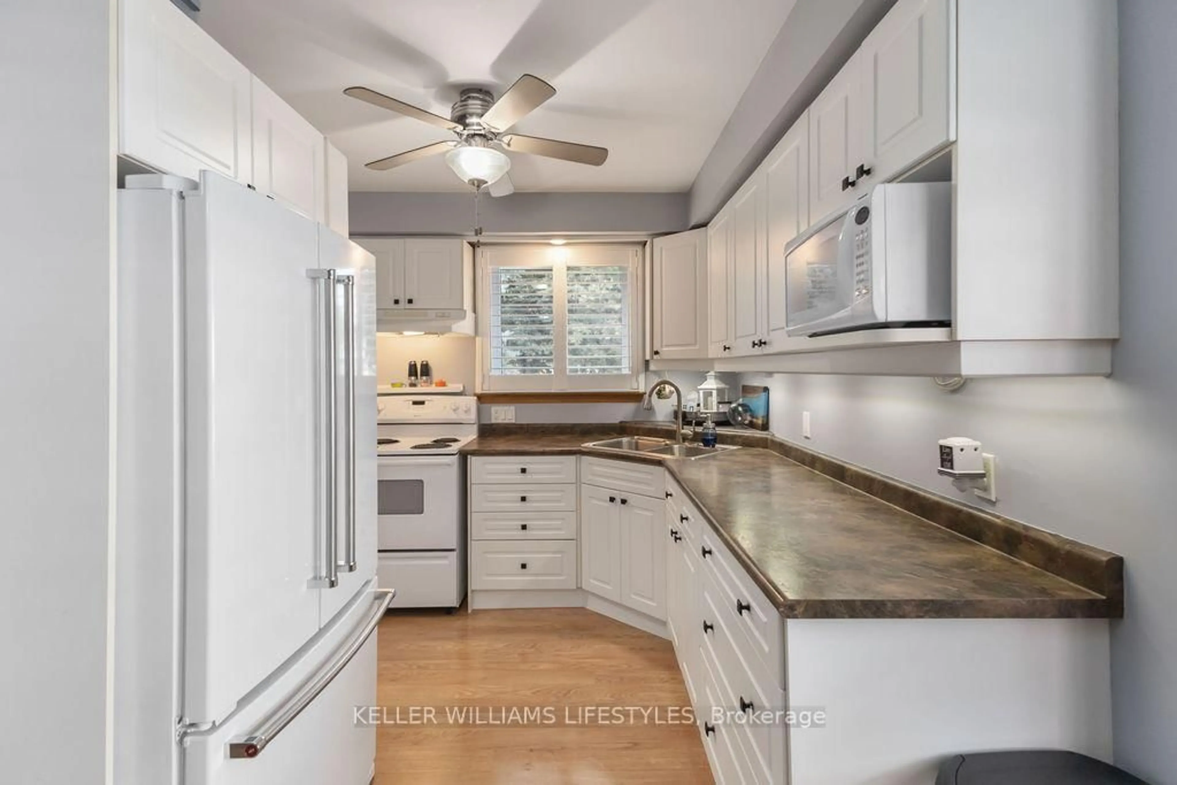 Standard kitchen, ceramic/tile floor for 35 Surrey Cres, London South Ontario N6E 1T7