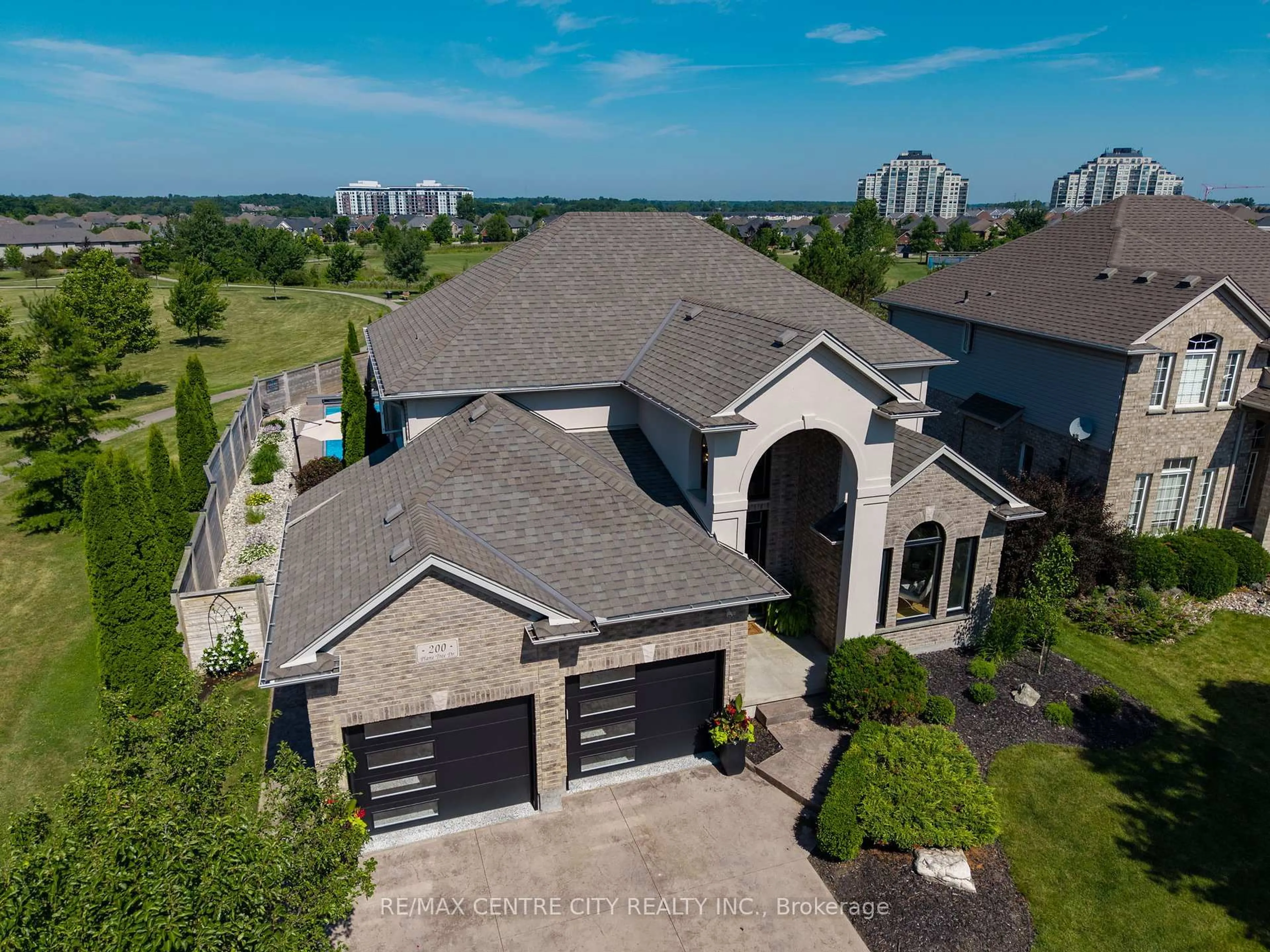 A pic from outside/outdoor area/front of a property/back of a property/a pic from drone, unknown for 200 Plane Tree Dr, London North Ontario N6G 5H4