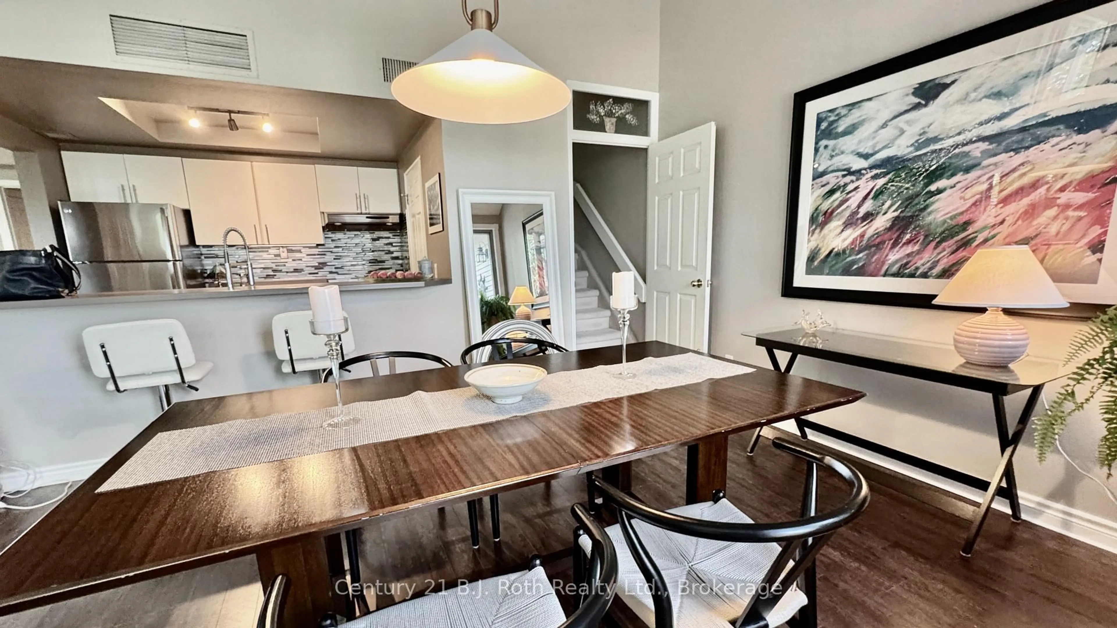Open concept kitchen, unknown for 331 Grandview Hilltop Dr, Huntsville Ontario P1H 2J5