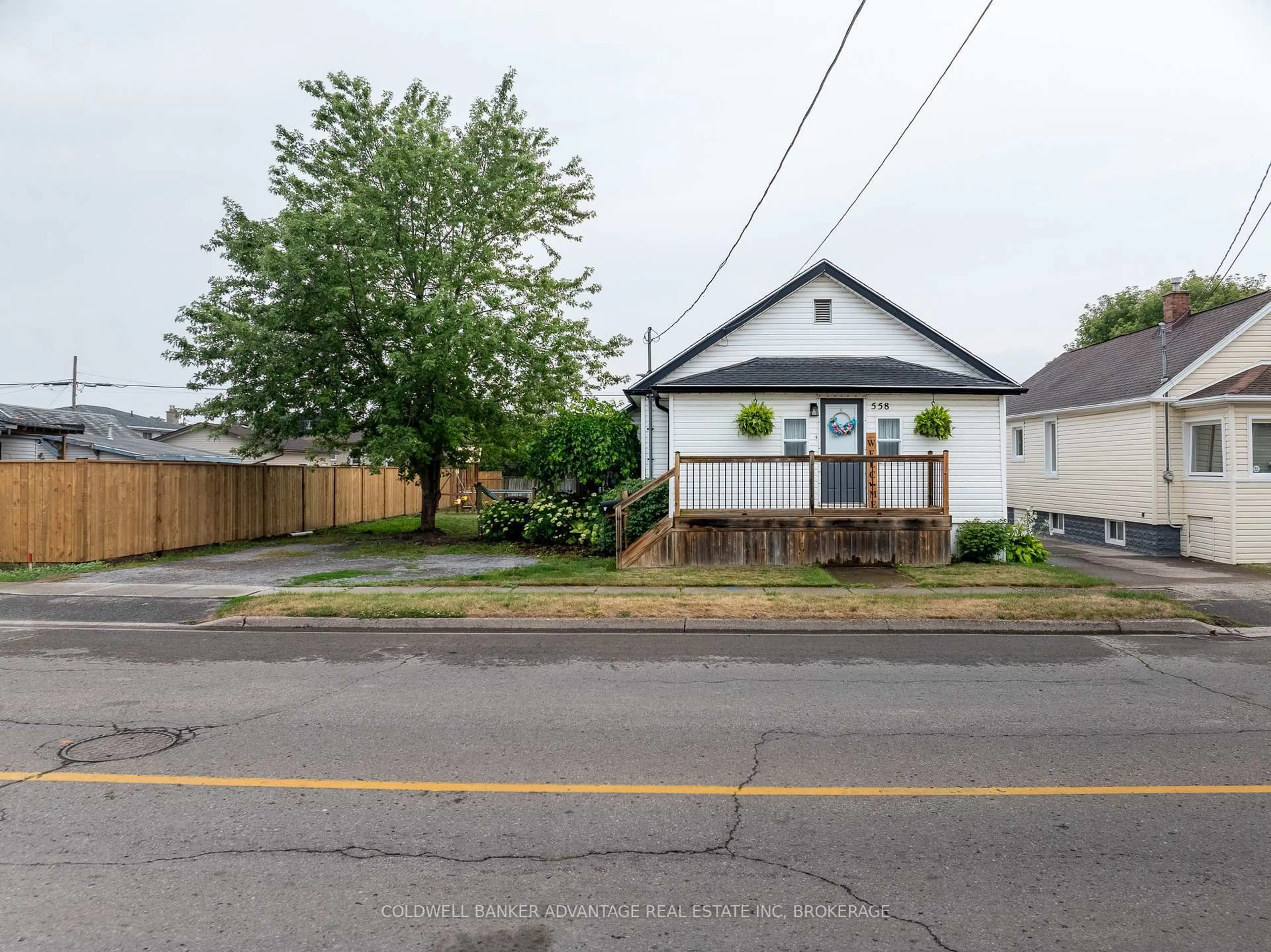 A pic from outside/outdoor area/front of a property/back of a property/a pic from drone, street for 558 STEELE St, Port Colborne Ontario L3K 4Y3