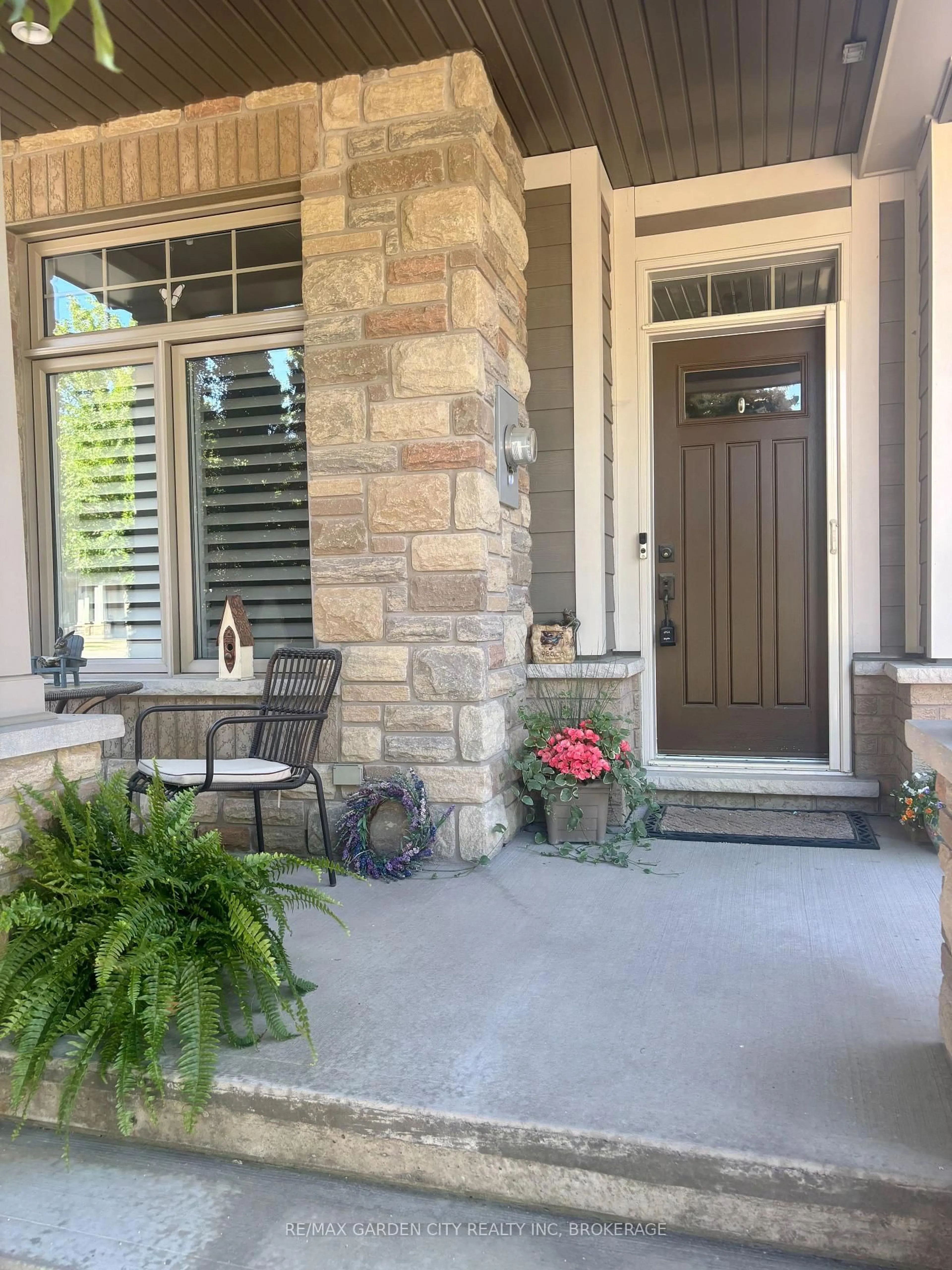 Indoor entryway for 2880 King St #20, Lincoln Ontario L0R 1S0