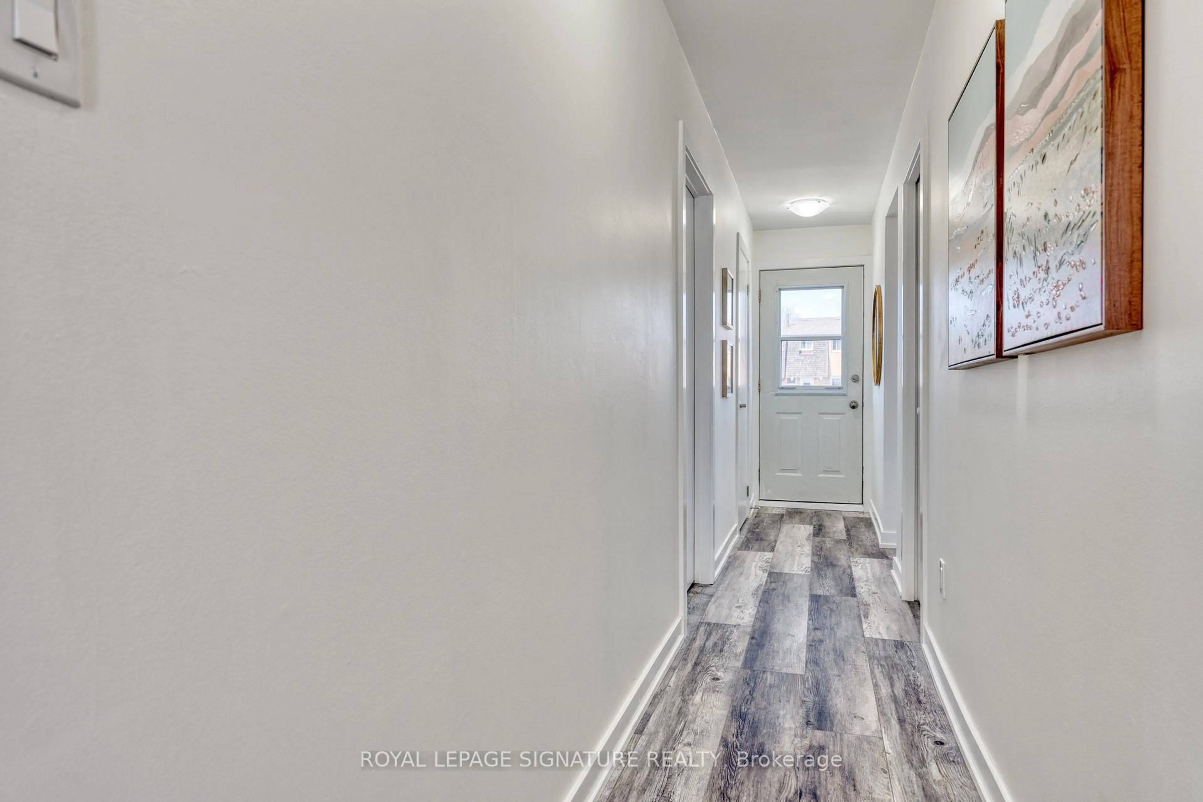 Indoor entryway for 20 Anna Capri Dr #14, Hamilton Ontario L8W 1M6