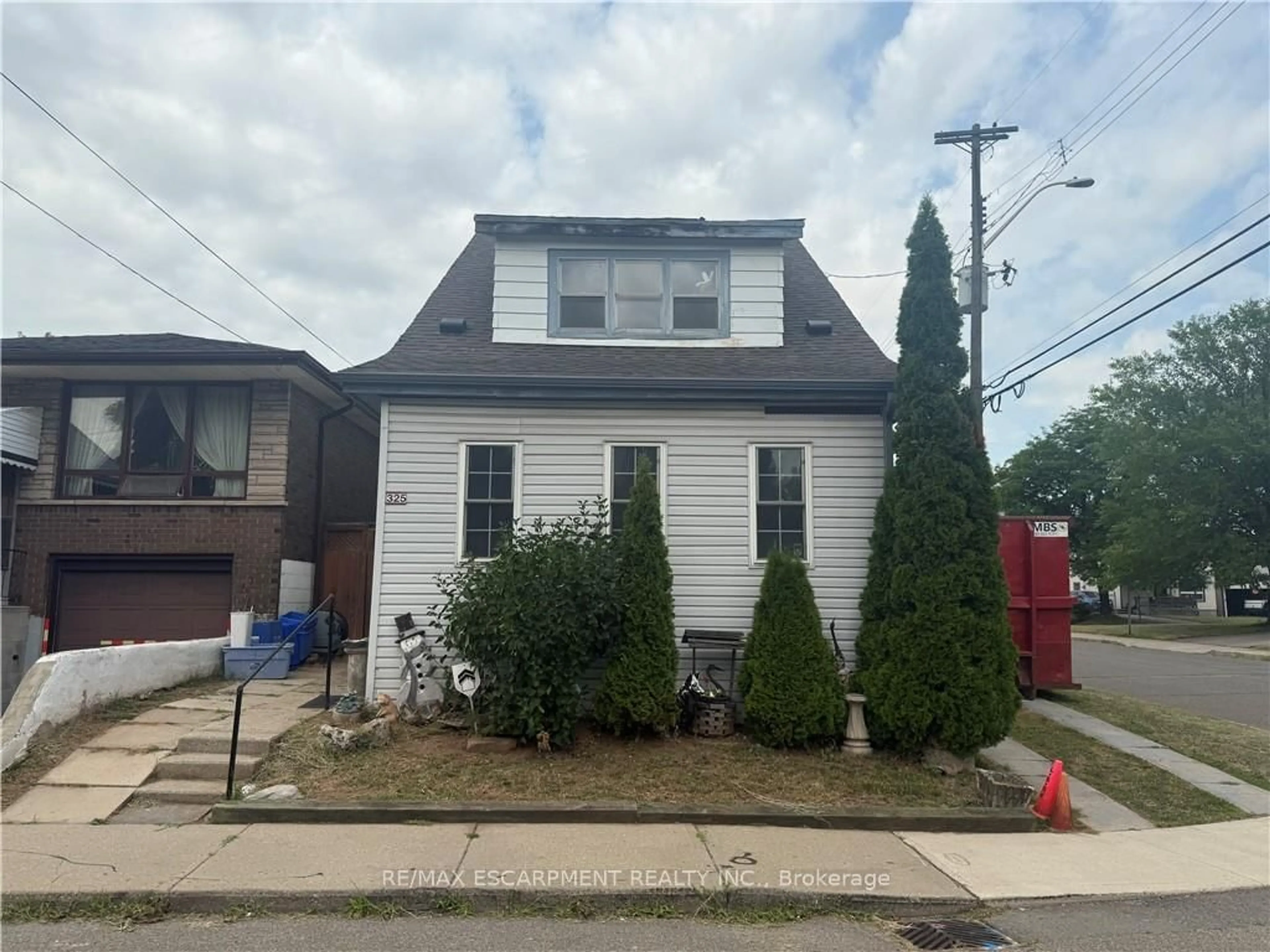 Unknown for 325 WEIR St, Hamilton Ontario L8H 5G4