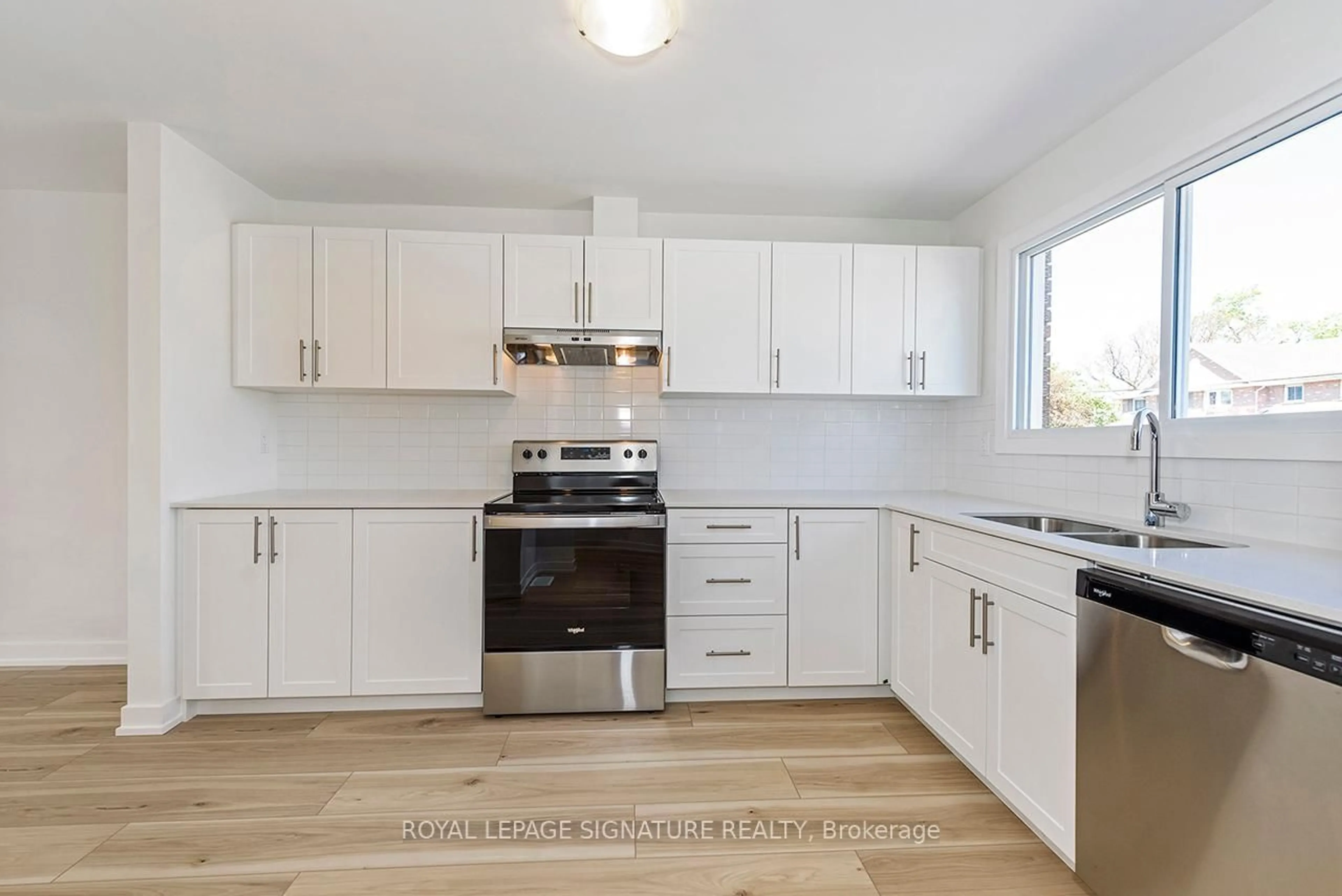 Standard kitchen, unknown for 20 Anna Capri Dr #15, Hamilton Ontario L8W 1M6