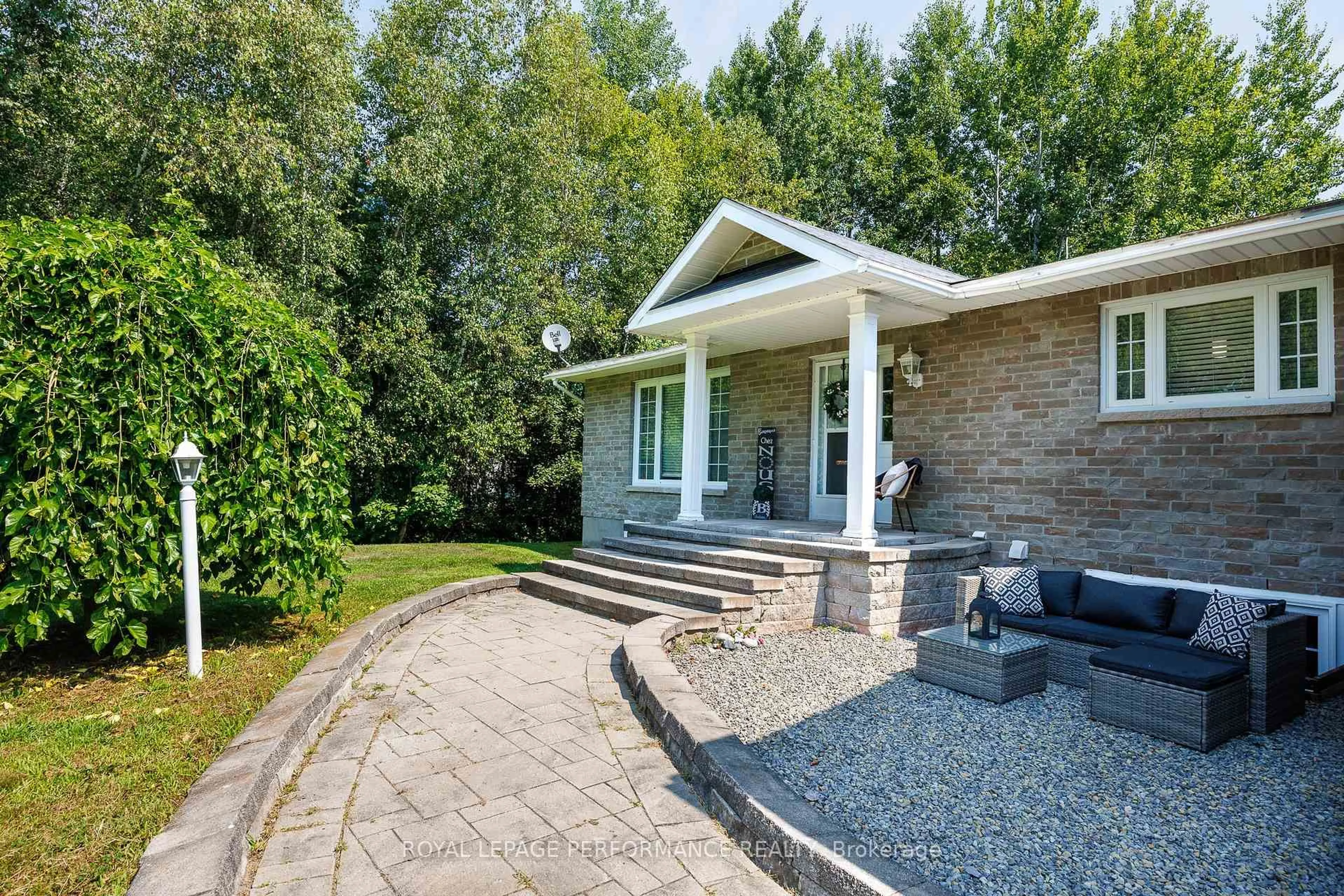 Patio, street for 4937 Canaan Rd, Clarence-Rockland Ontario K0A 2A0