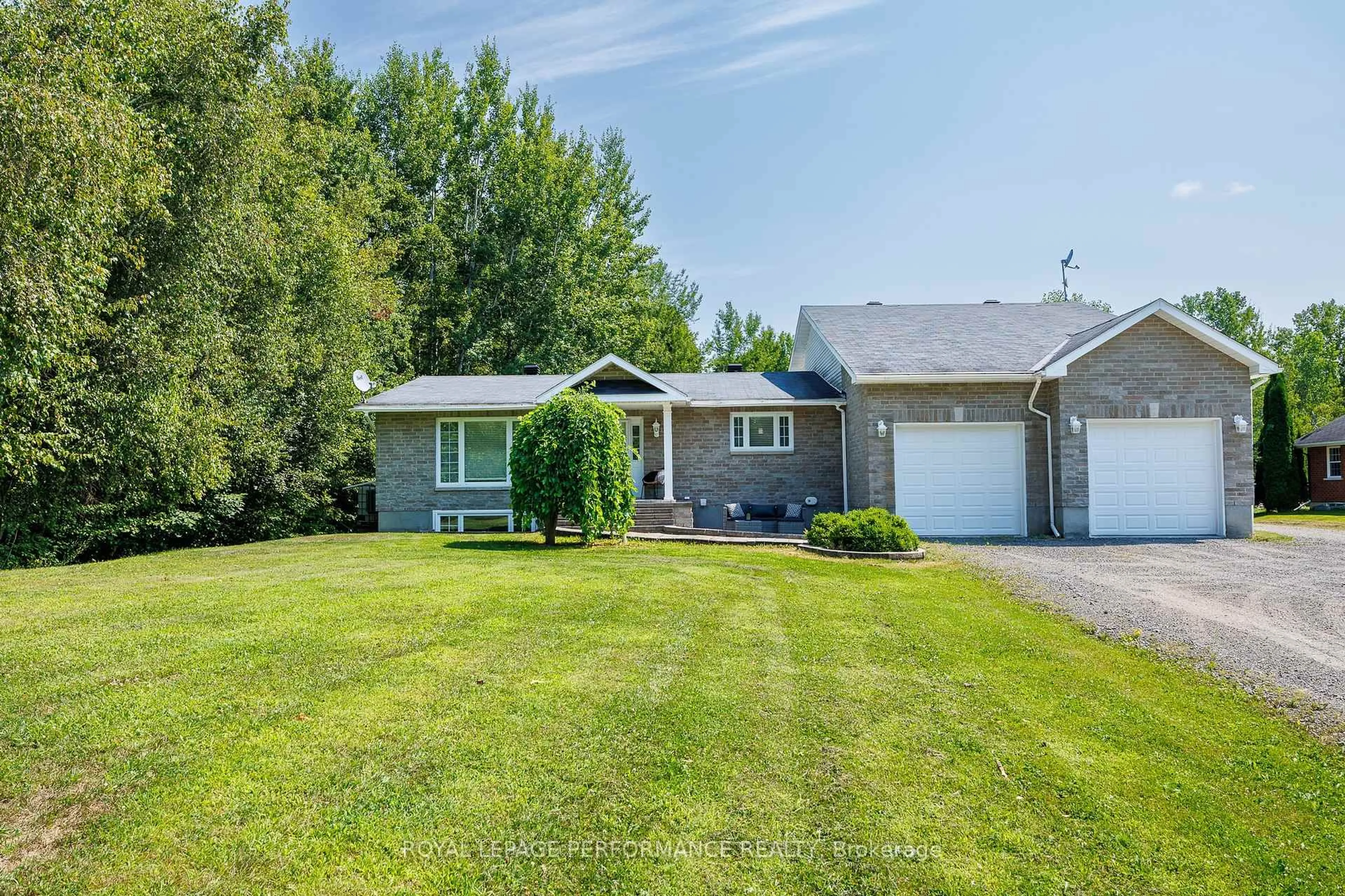 A pic from outside/outdoor area/front of a property/back of a property/a pic from drone, street for 4937 Canaan Rd, Clarence-Rockland Ontario K0A 2A0