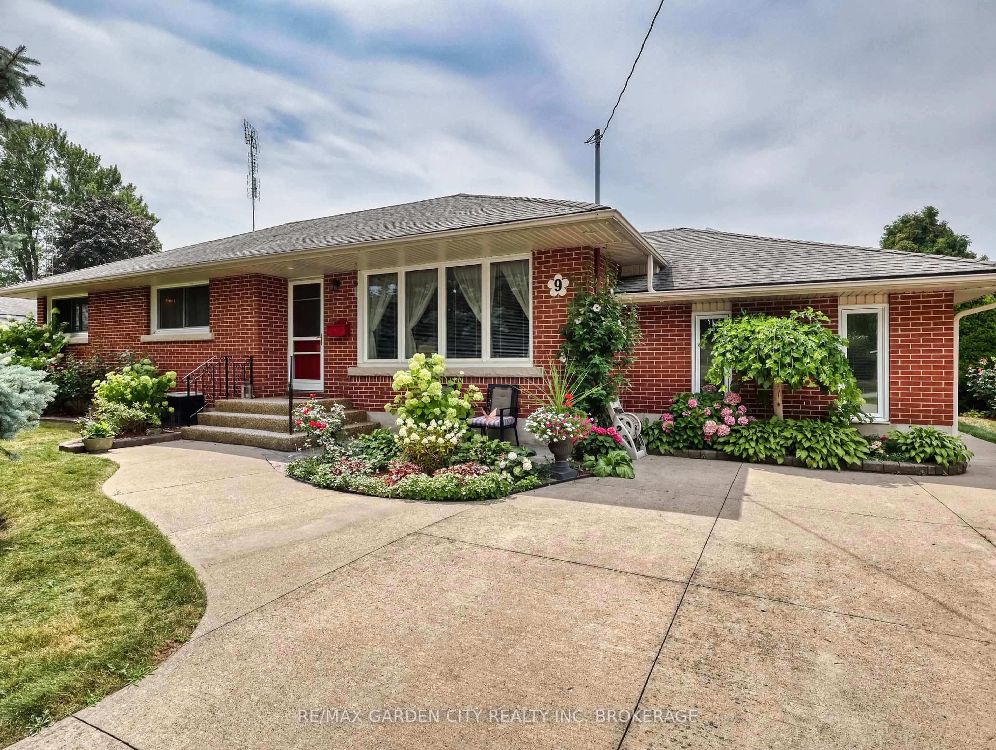 Home with brick exterior material, street for 9 Champa Dr, St. Catharines Ontario L2M 3K1