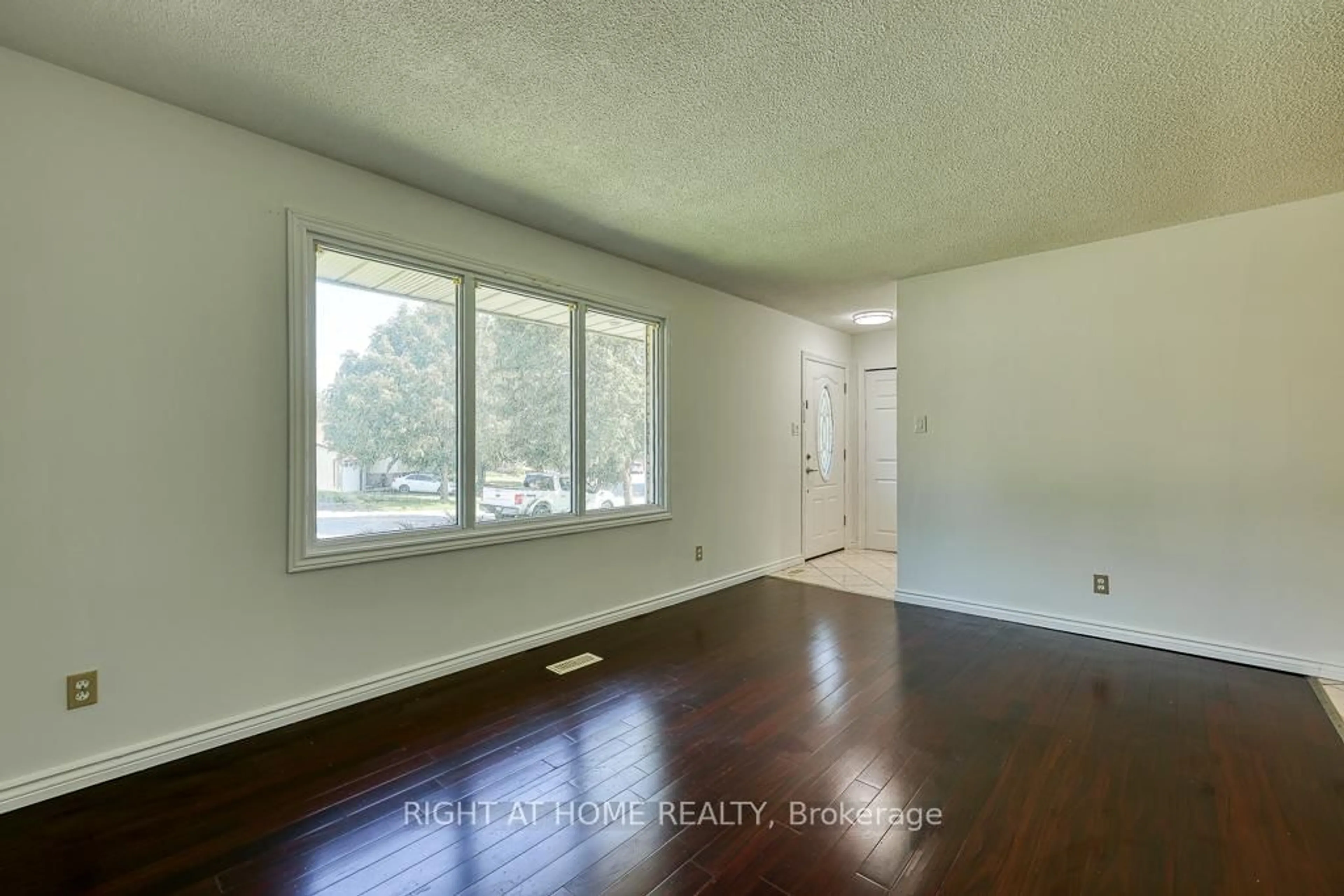 A pic of a room for 751 BOYLE Dr, Woodstock Ontario N4S 8M1
