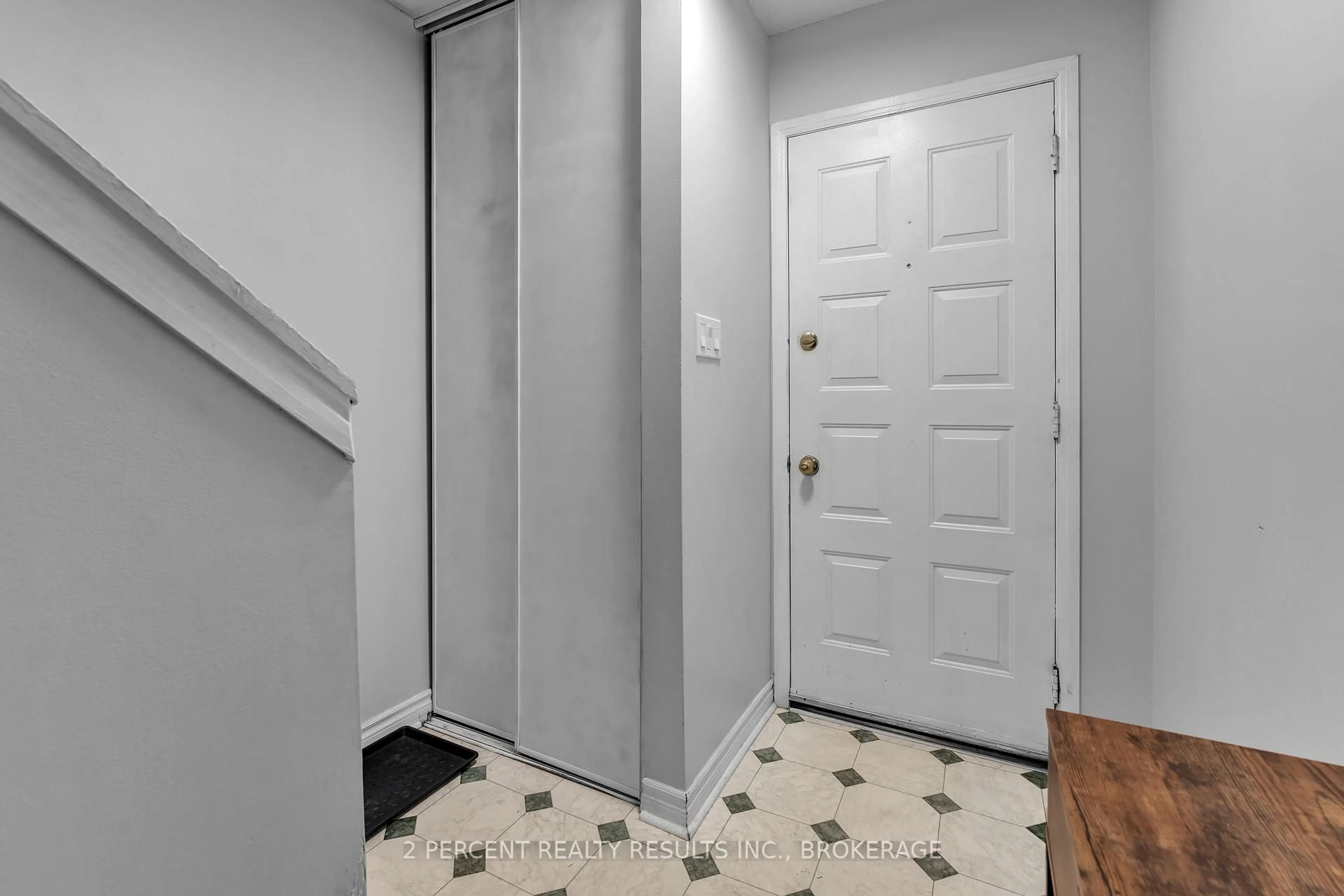 Indoor entryway for 1028 Craig Lane, Kingston Ontario K7M 7R8