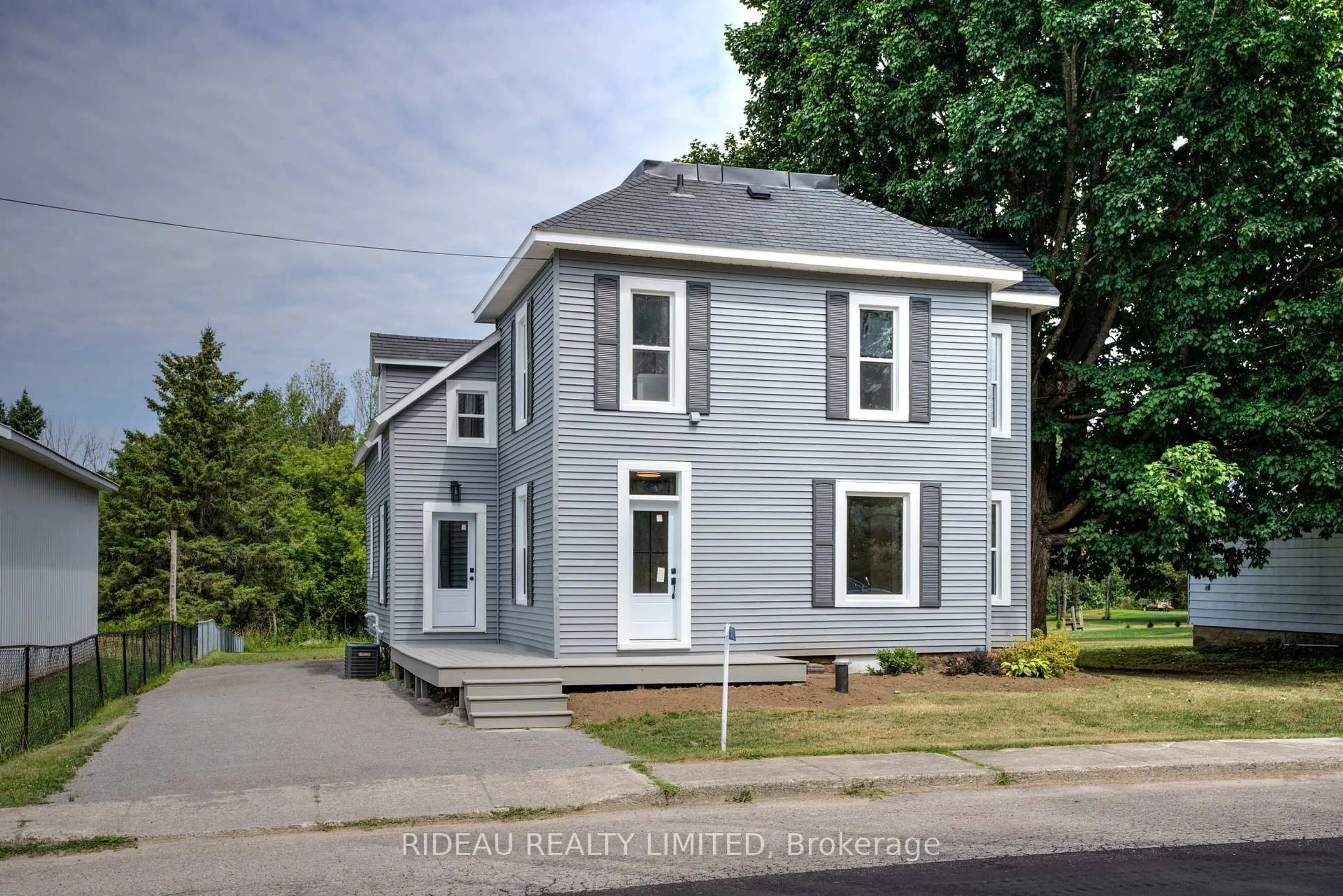 Home with vinyl exterior material, street for 342 Kitley Line 8 Rd, Elizabethtown-Kitley Ontario K0E 1H0