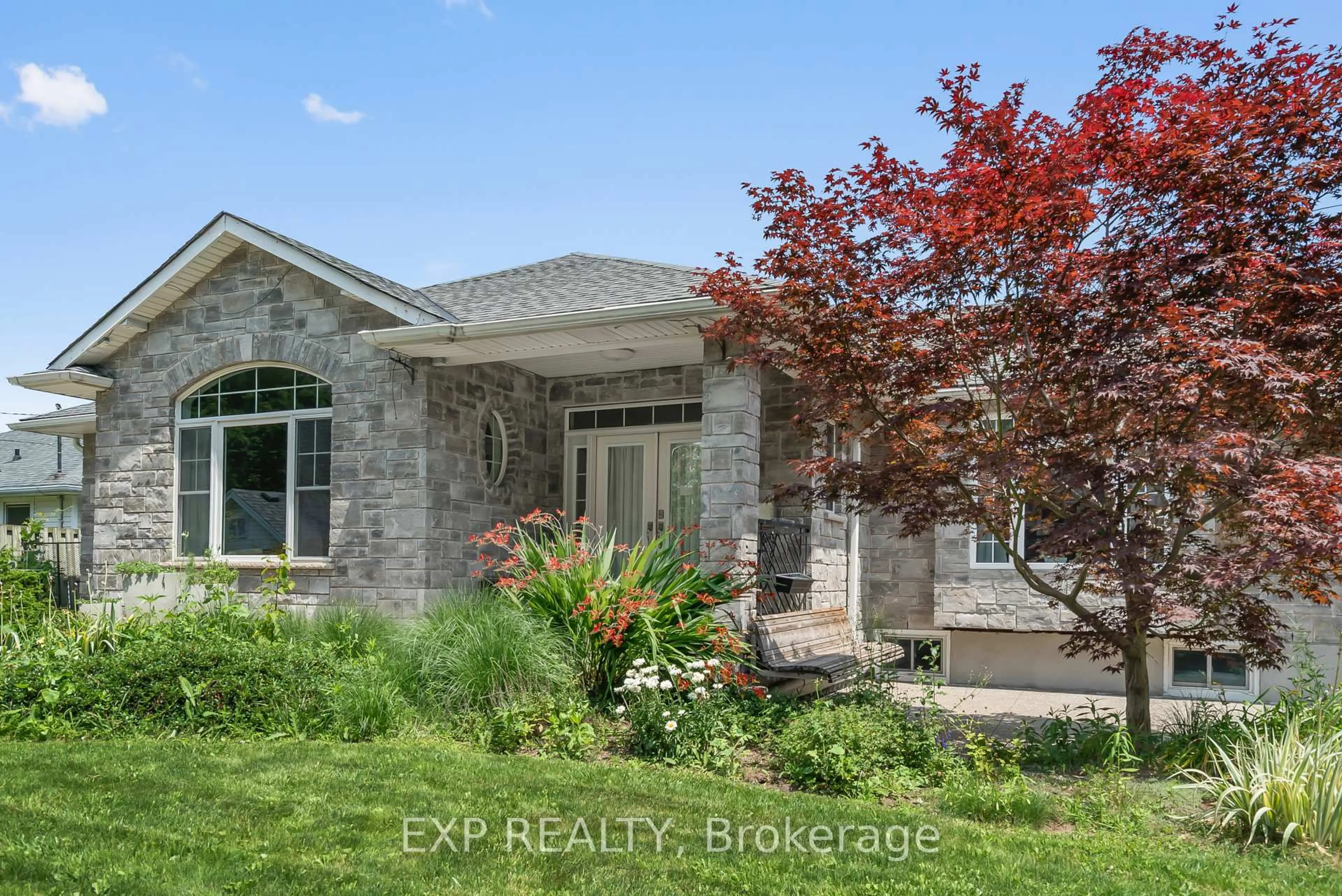 Home with brick exterior material, unknown for 5510 Belmont Ave, Niagara Falls Ontario L2H 1J7