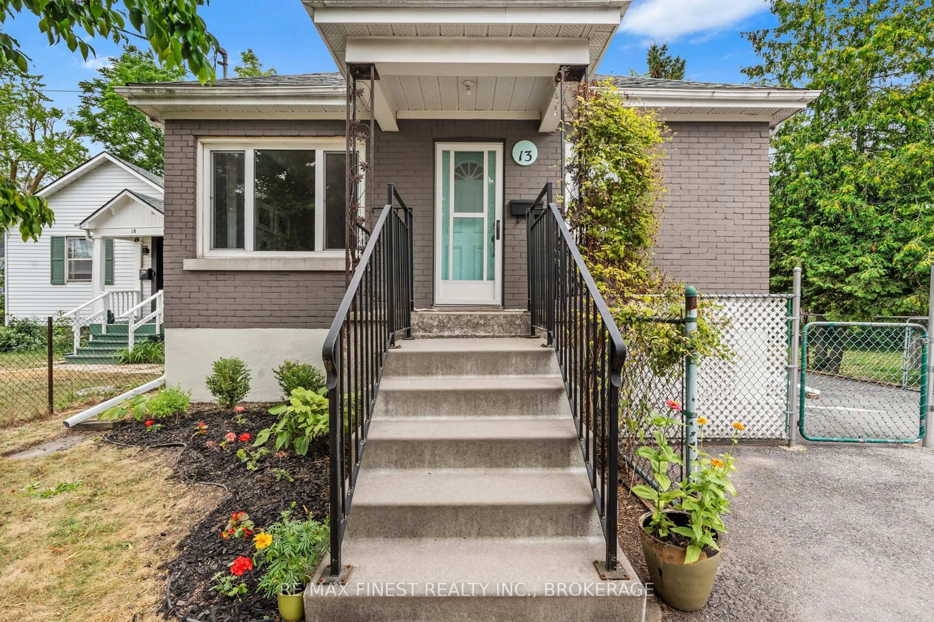 Unknown for 13 Scott St, Kingston Ontario K7L 1L3