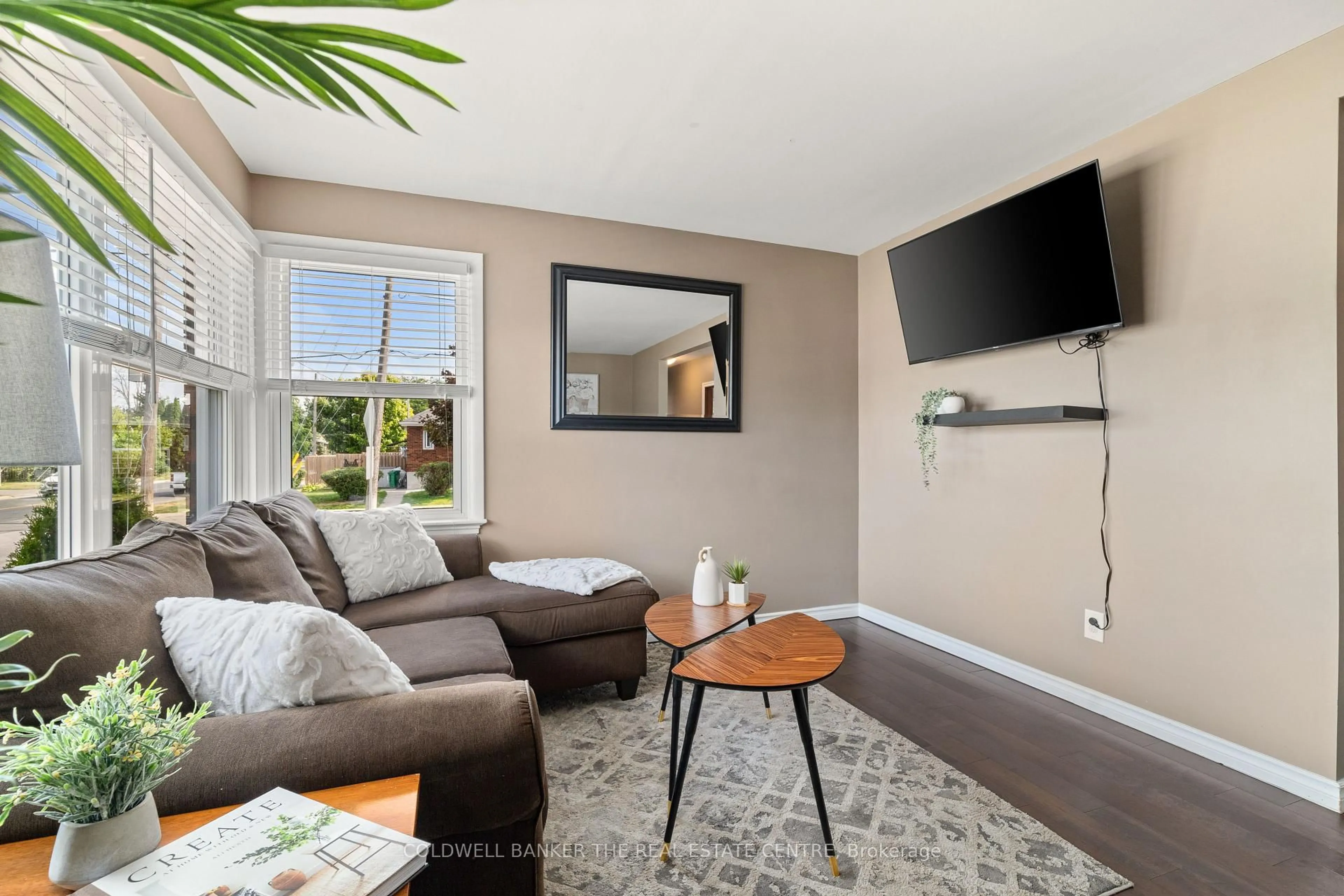 Living room with furniture, unknown for 619 Park St, Peterborough South Ontario K9J 3S5