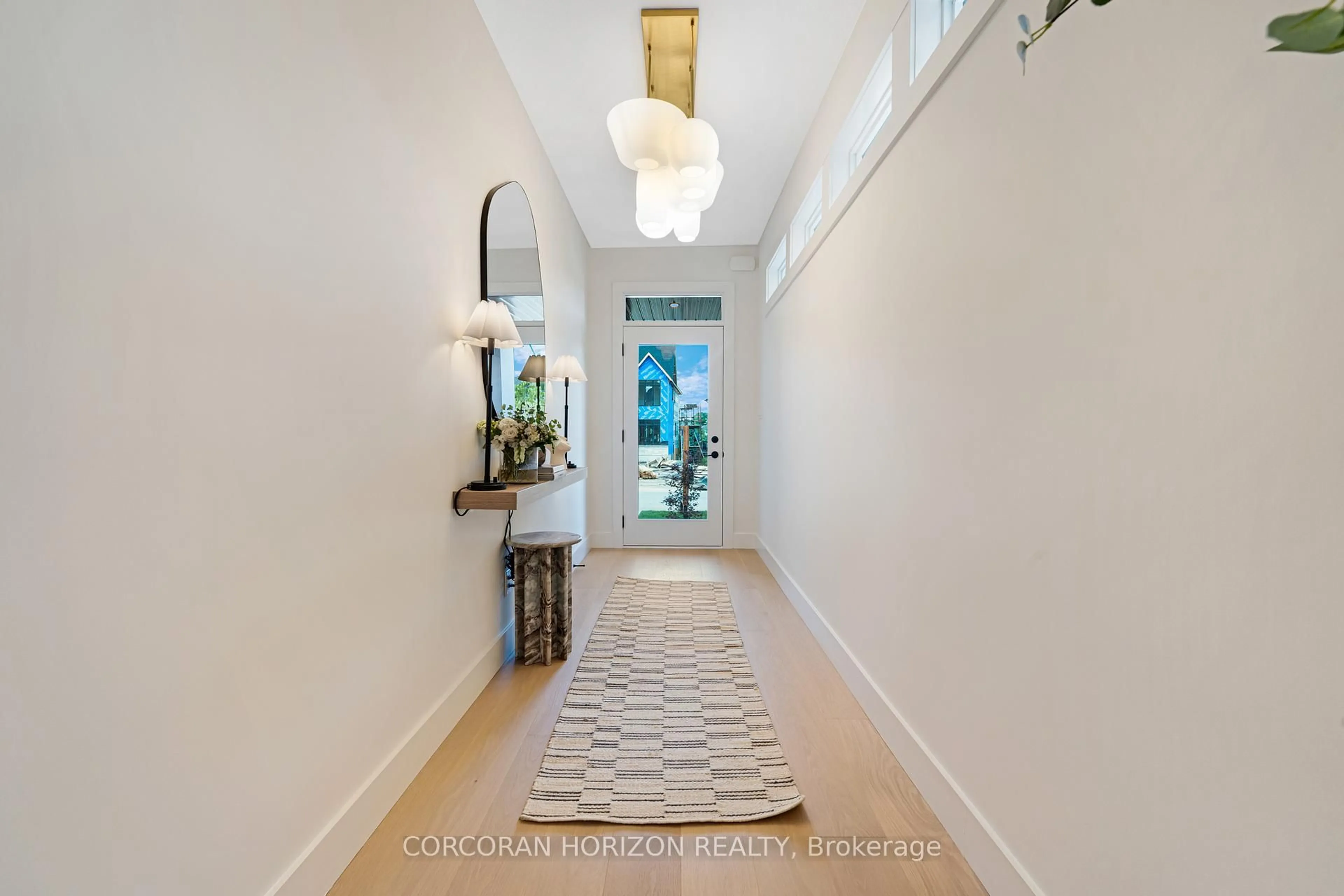 Indoor foyer for 452 WESTHAVEN St, Waterloo Ontario N2T 0A4