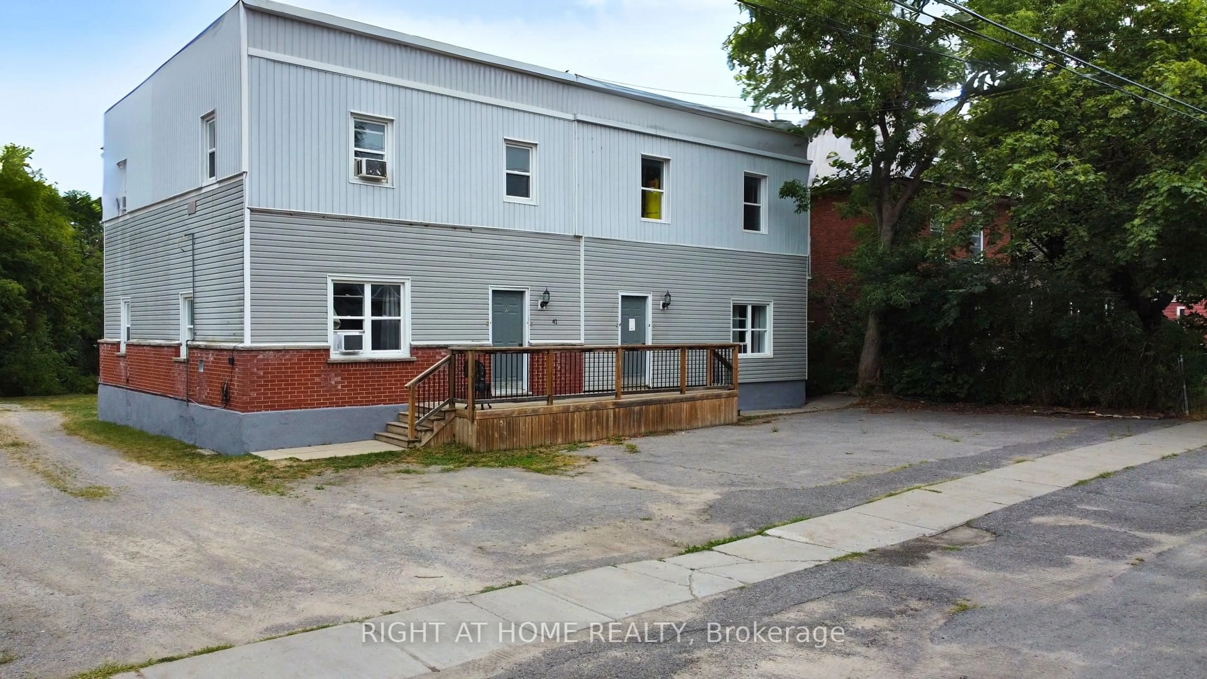 A pic from outside/outdoor area/front of a property/back of a property/a pic from drone, building for 41 PELLISSIER St, Trent Hills Ontario K0L 1L0