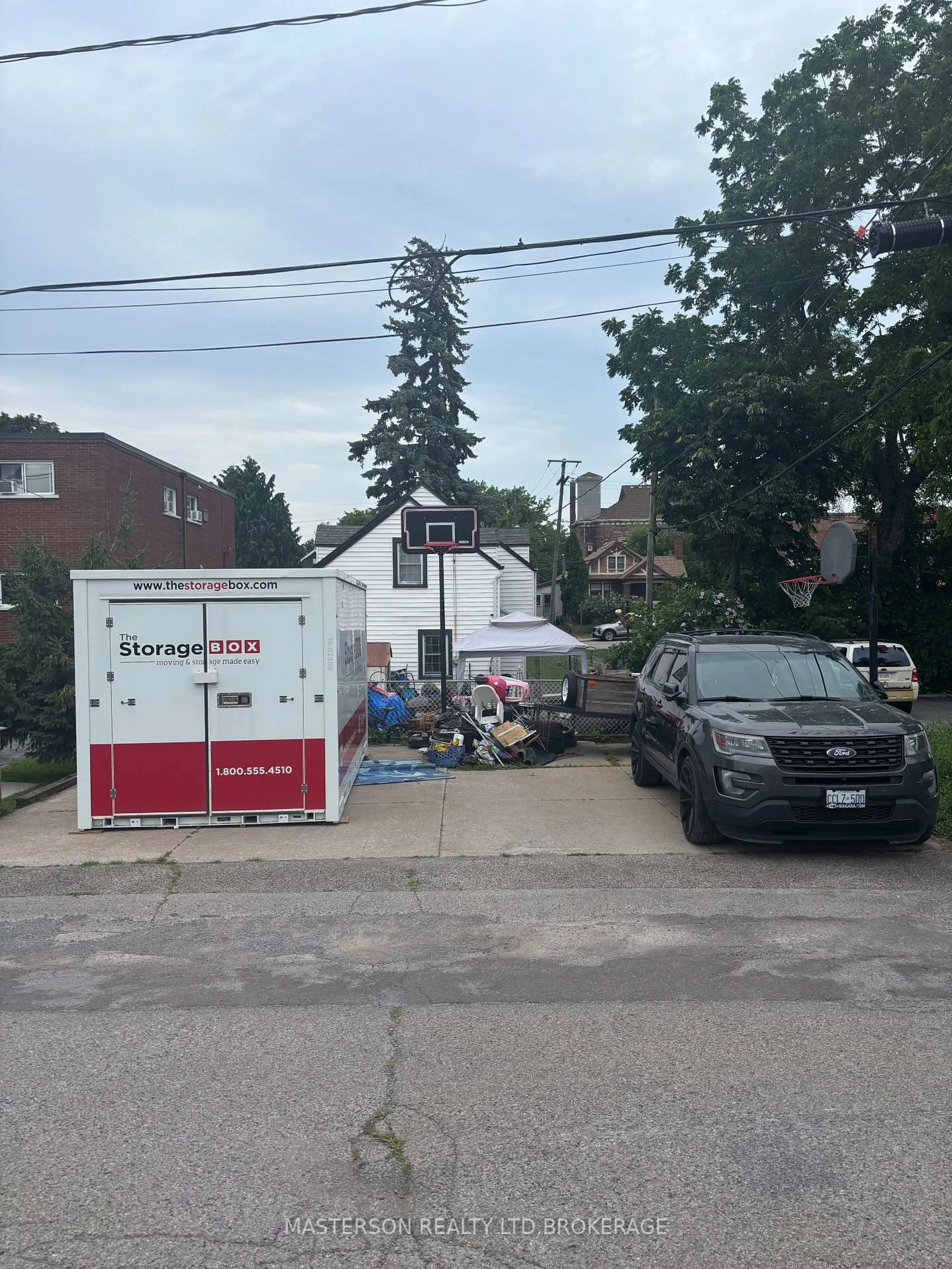 Shed for 12 Chestnut St, St. Catharines Ontario L2T 1G5