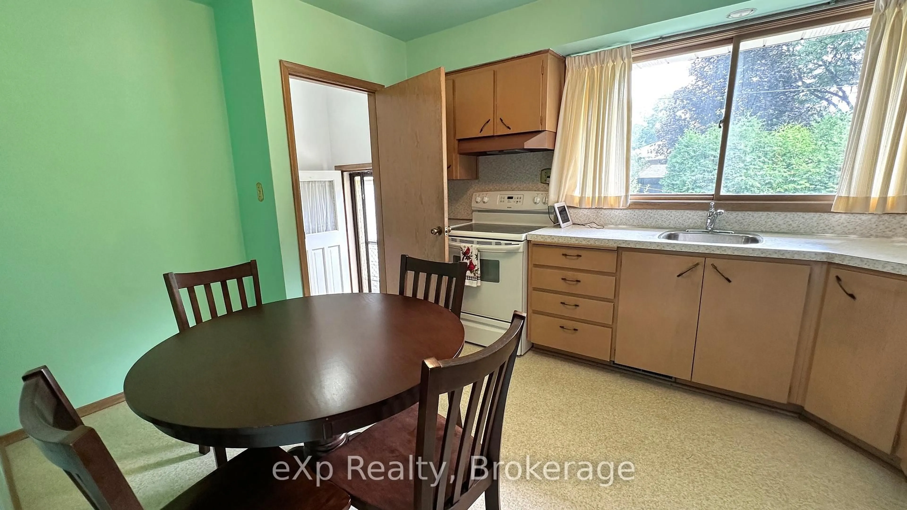 Standard kitchen, unknown for 120 Speedvale Ave, Guelph Ontario N1H 1K4
