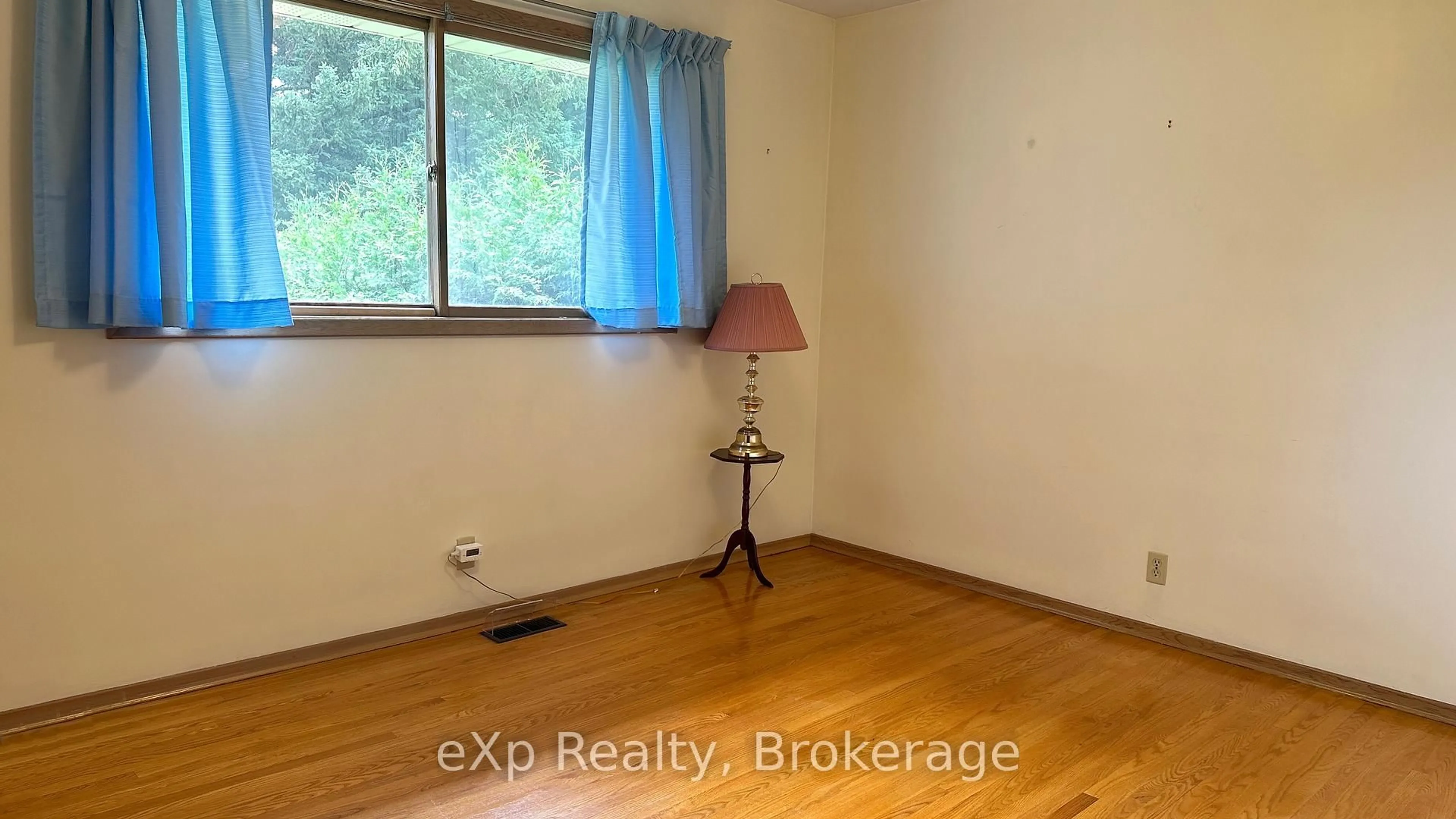 A pic of a room for 120 Speedvale Ave, Guelph Ontario N1H 1K4
