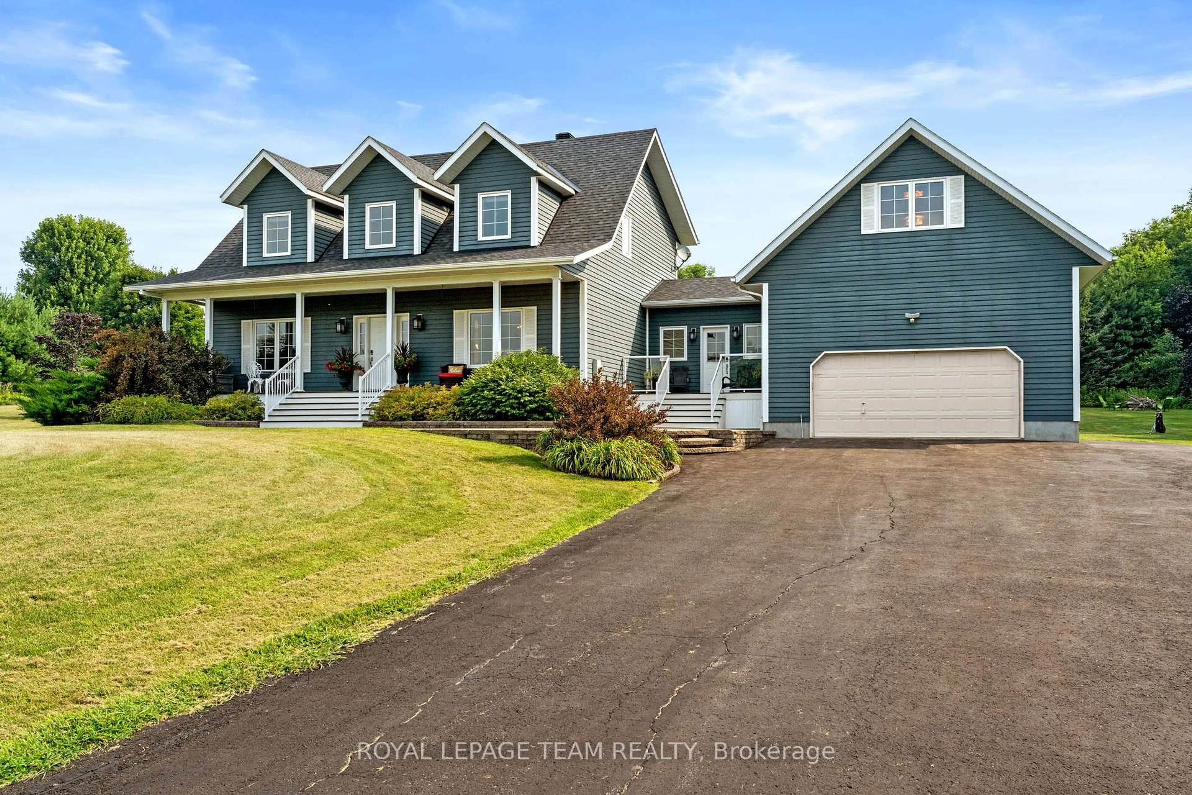 Home with vinyl exterior material, street for 117 Lady Lochead Lane, Carp Ontario K0A 1L0
