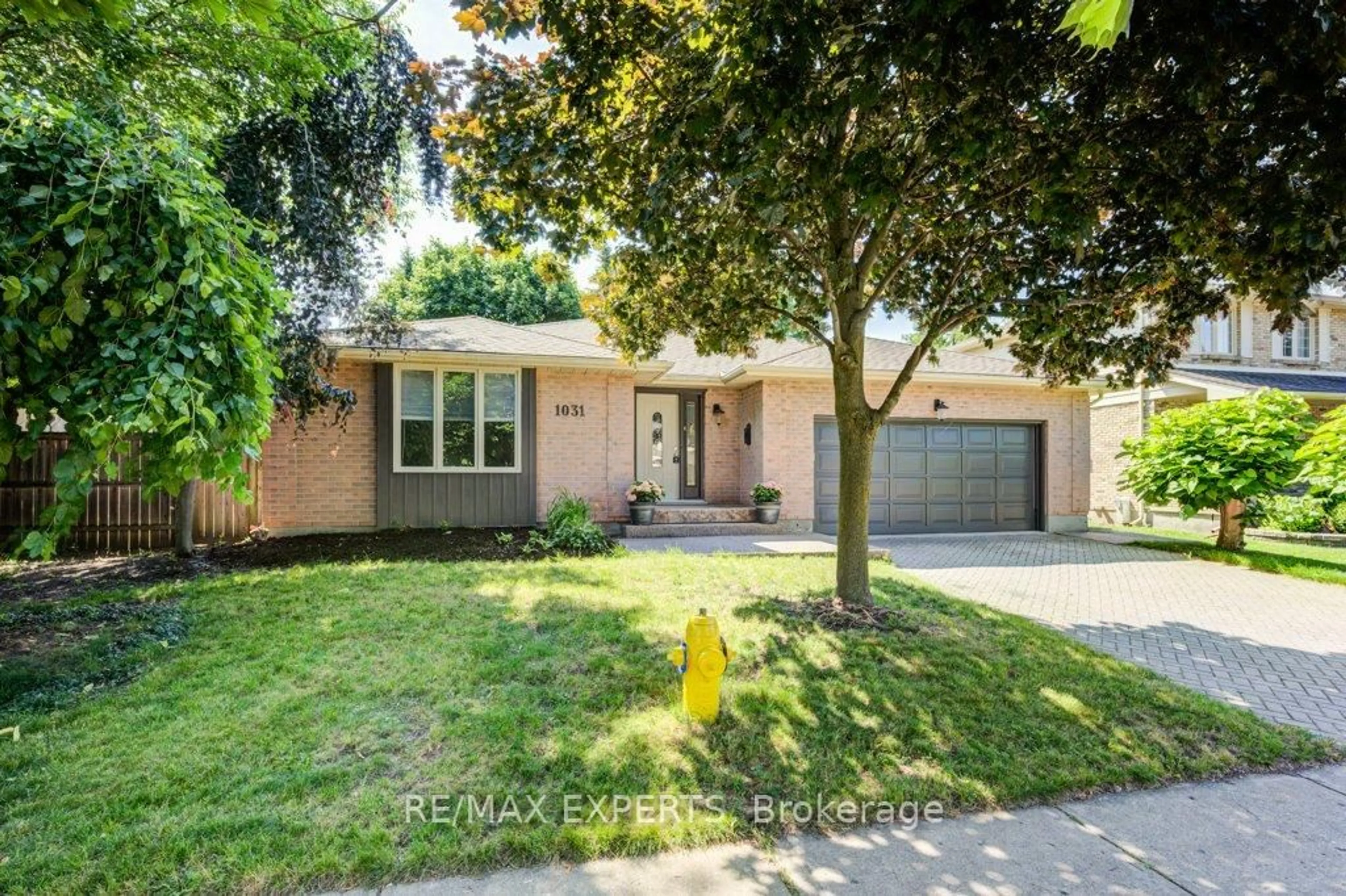Home with brick exterior material, street for 1031 Griffith St, London South Ontario N6K 3Y7
