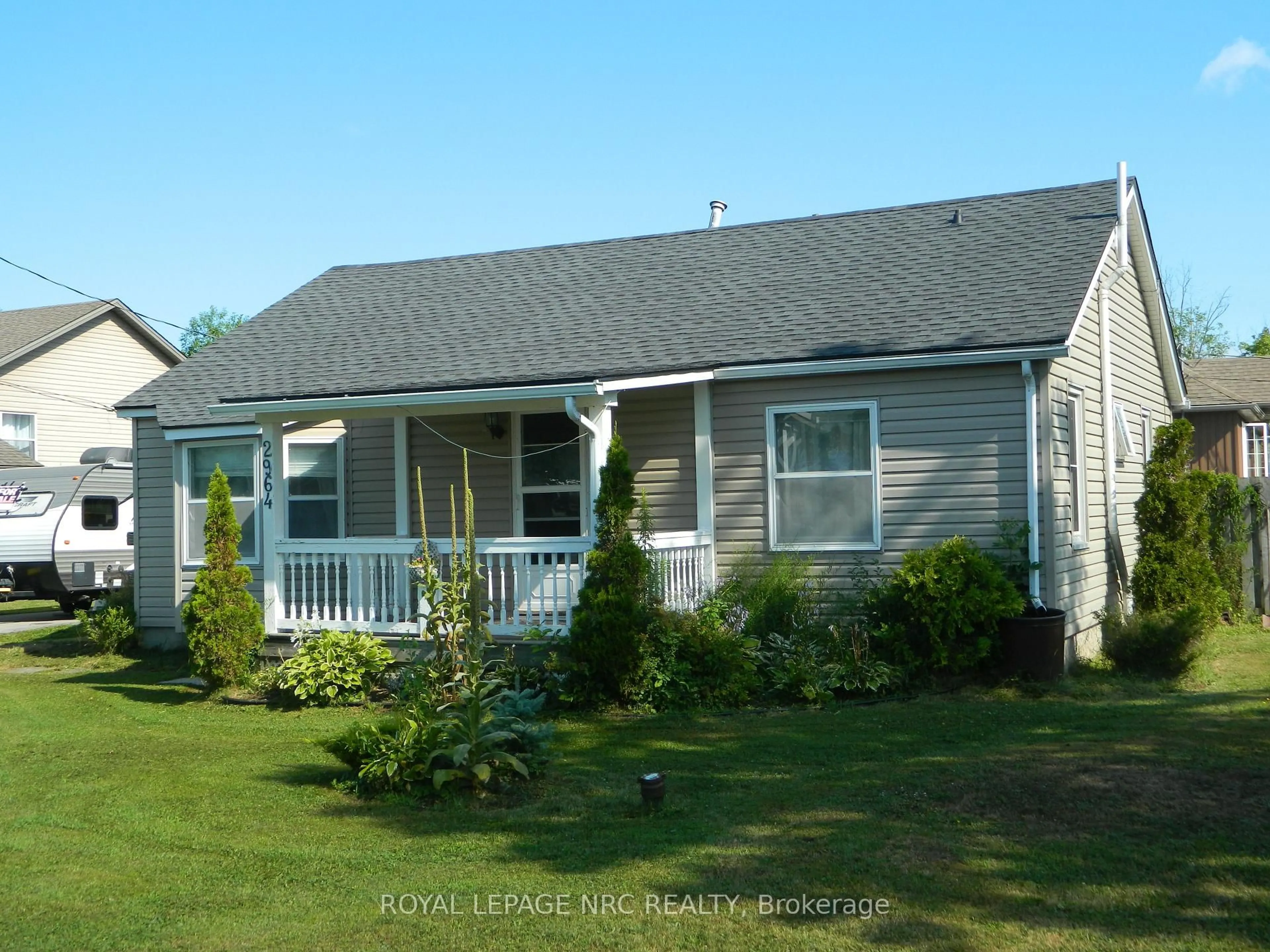 Home with vinyl exterior material, street for 2964 Hyman Ave, Fort Erie Ontario L0S 1N0