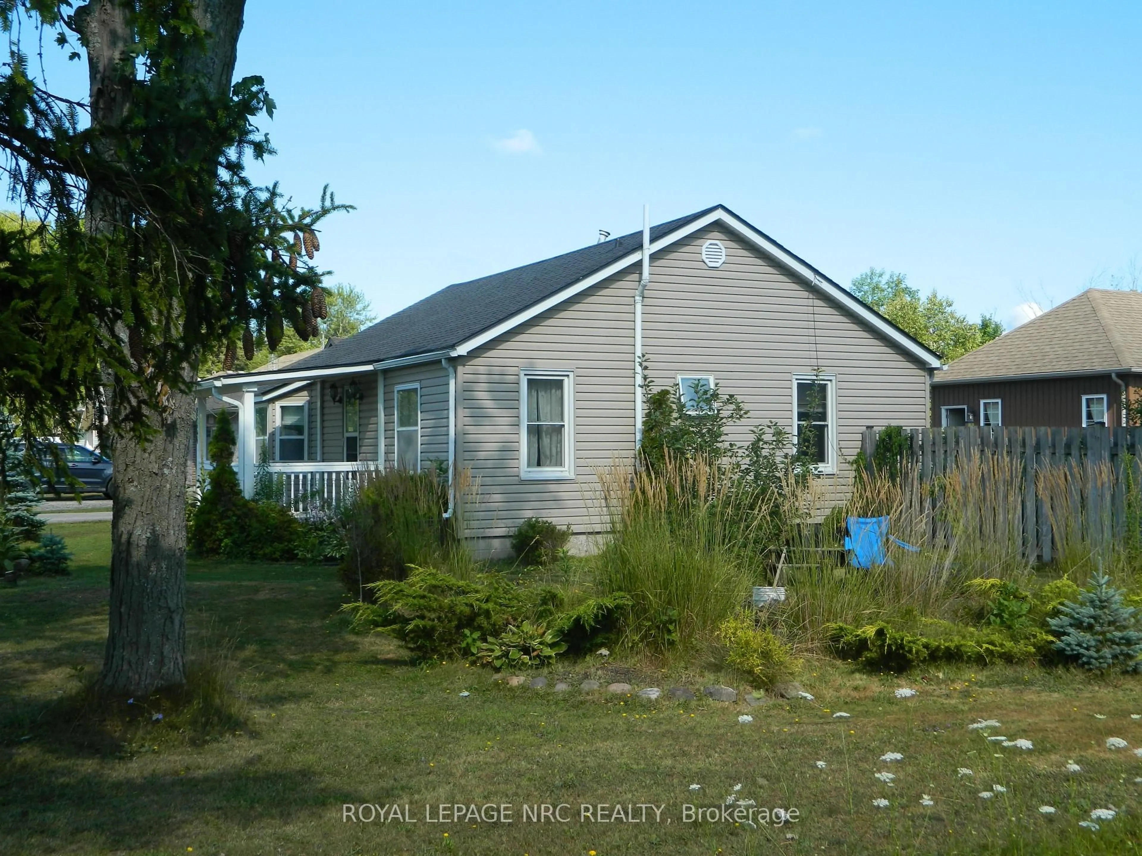 Home with vinyl exterior material, unknown for 2964 Hyman Ave, Fort Erie Ontario L0S 1N0