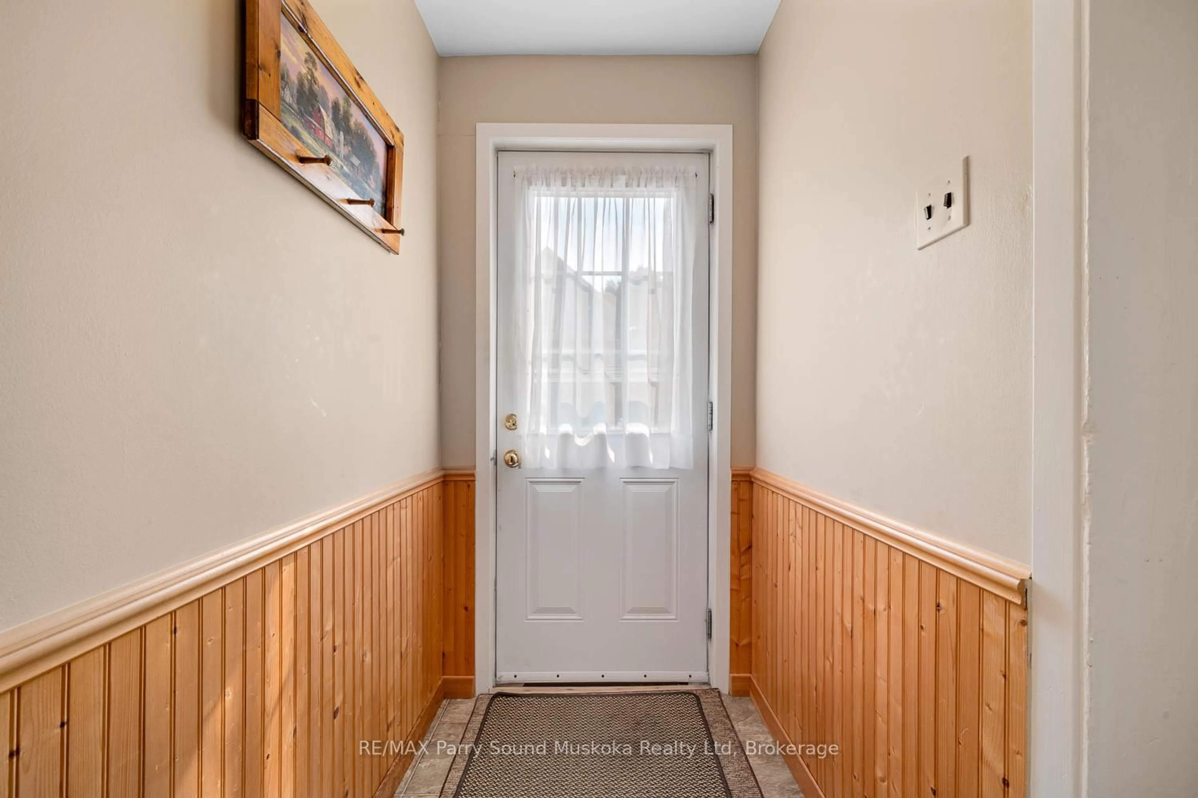 Indoor entryway for 49 Cascade St, Parry Sound Ontario P2A 1J8