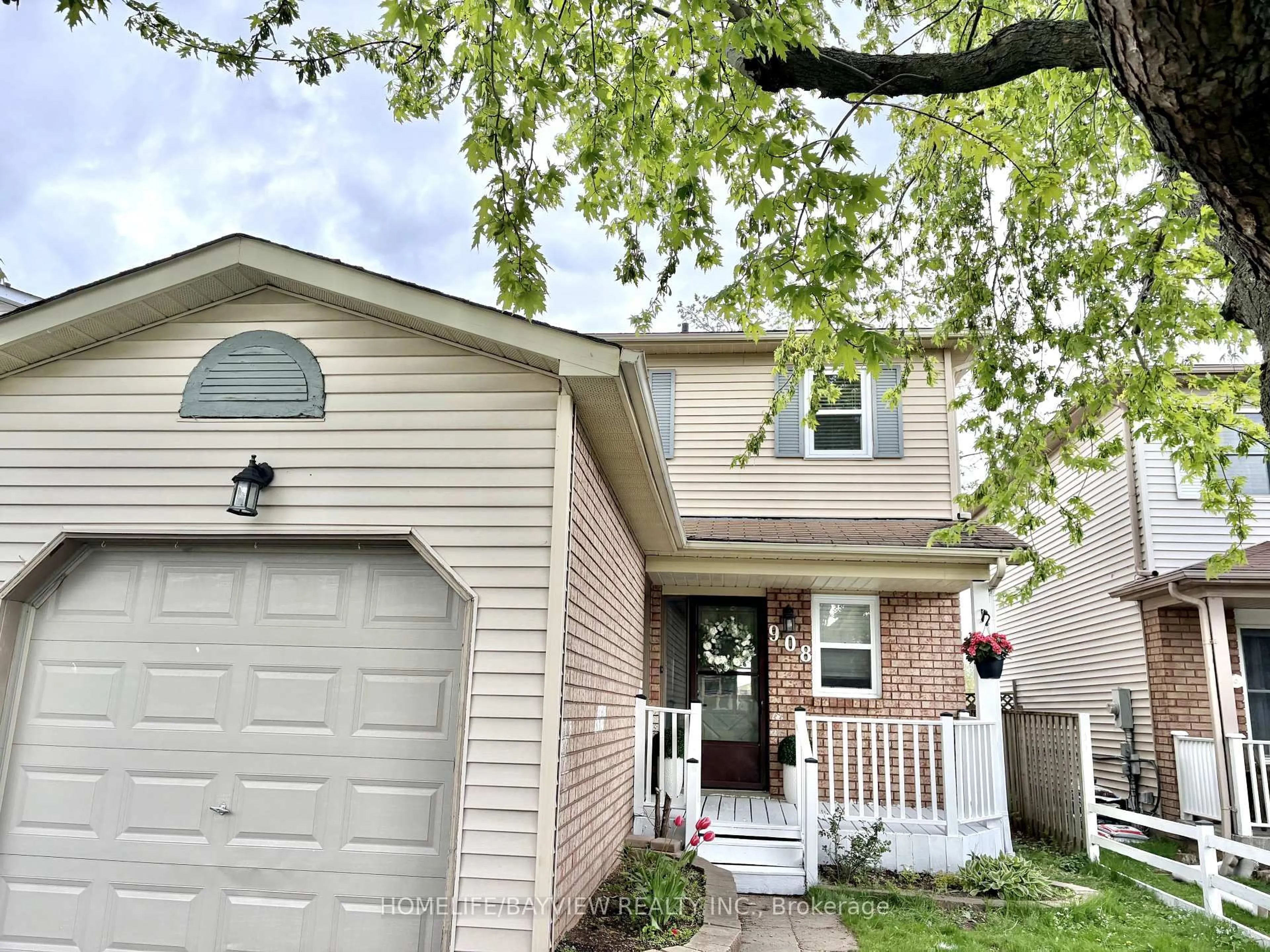 Home with vinyl exterior material, street for 908 Fairbanks Rd, Cobourg Ontario K9A 5G9