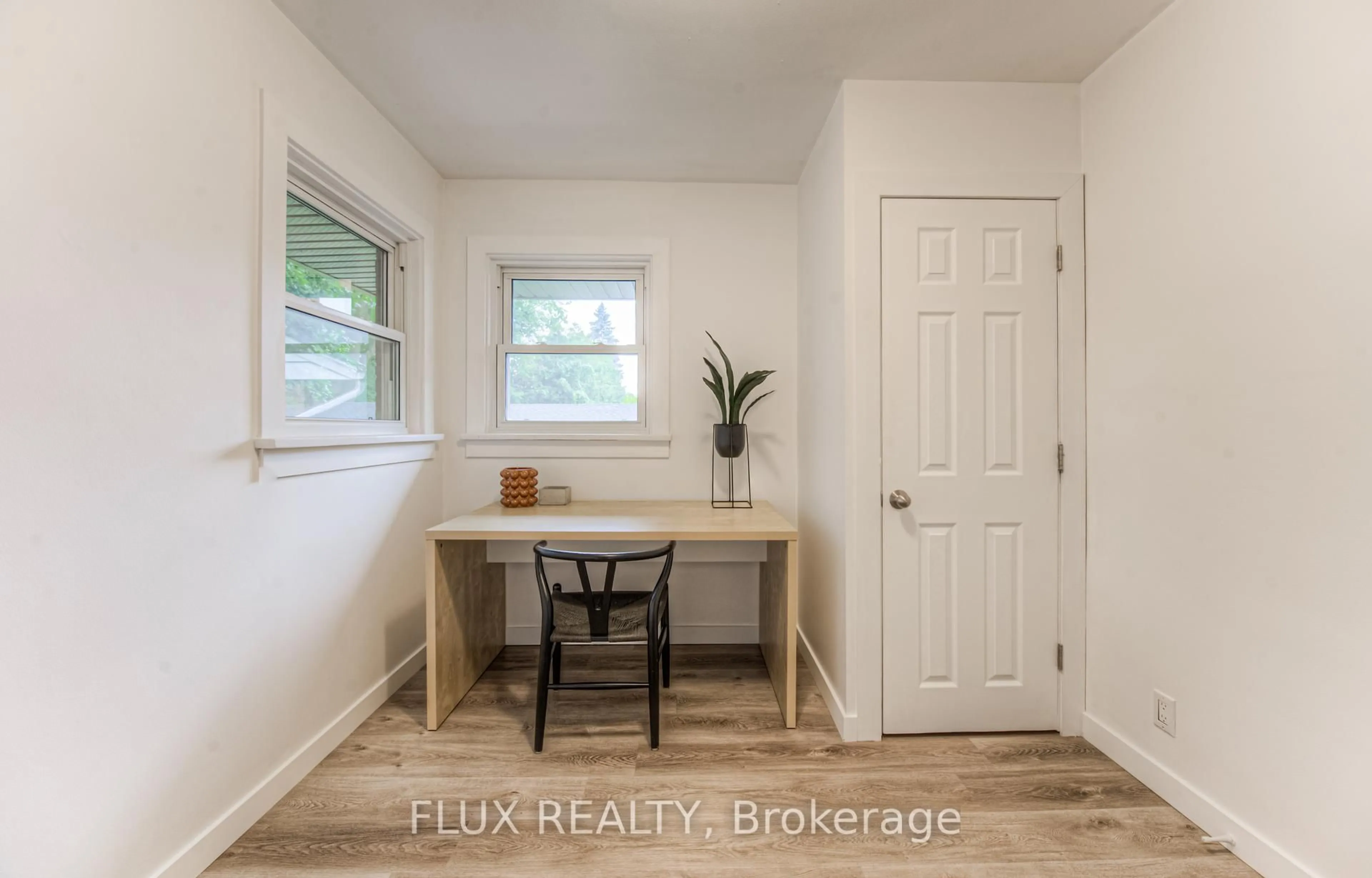 Indoor entryway for 98 Harber Ave, Kitchener Ontario N2C 1Z2