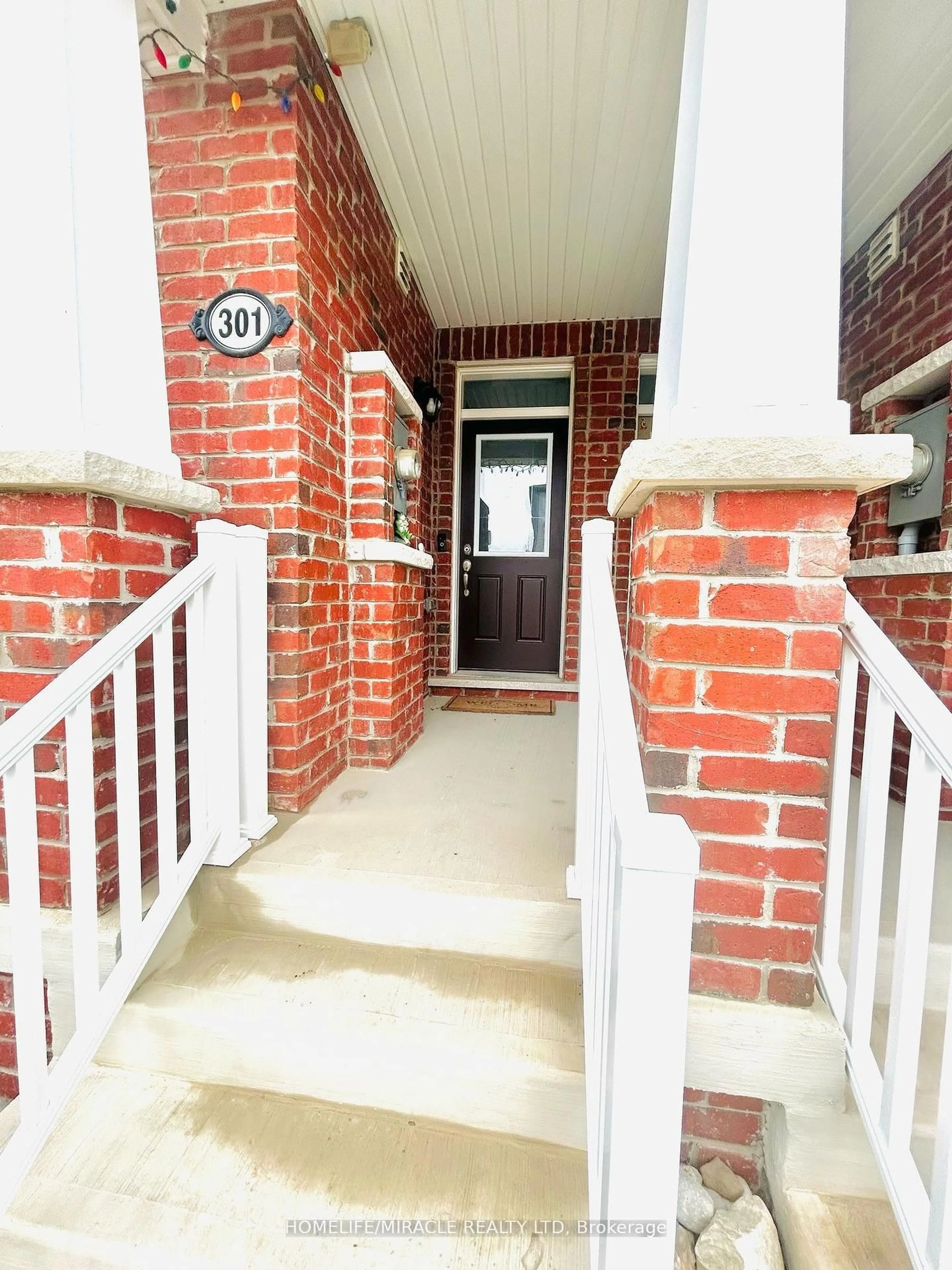 Unknown for 301 Equestrian Way, Cambridge Ontario N3E 0C7