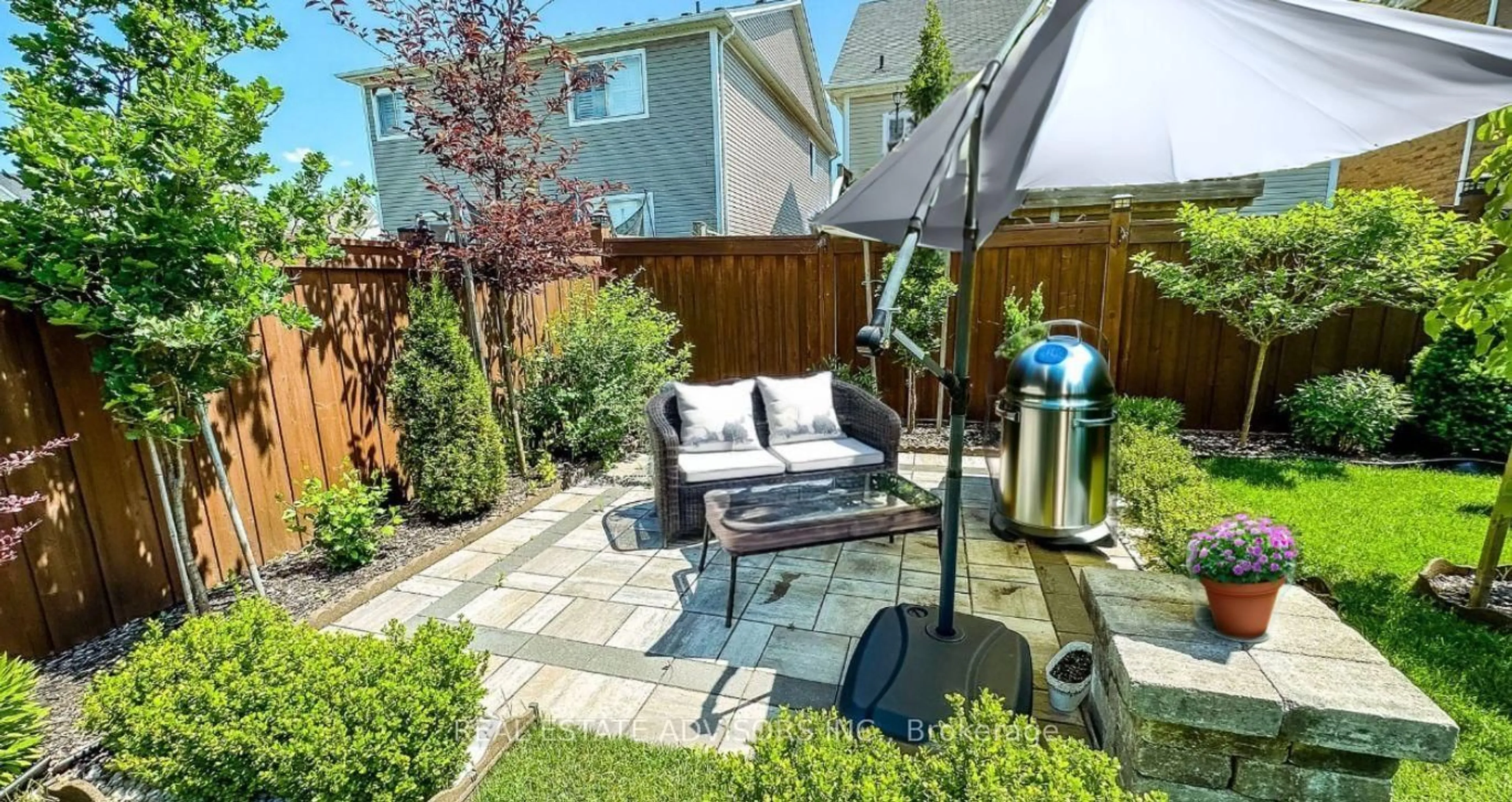 Patio, street for 965 O'reilly Cres, Melancthon Ontario L9V 2S4